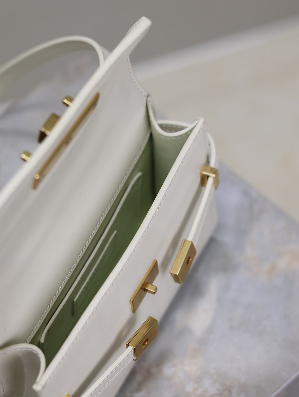 YSL 25S MINI MANHATTAN 19 IN BLANC VINTAGE CALFSKIN GOLD HARDWRE