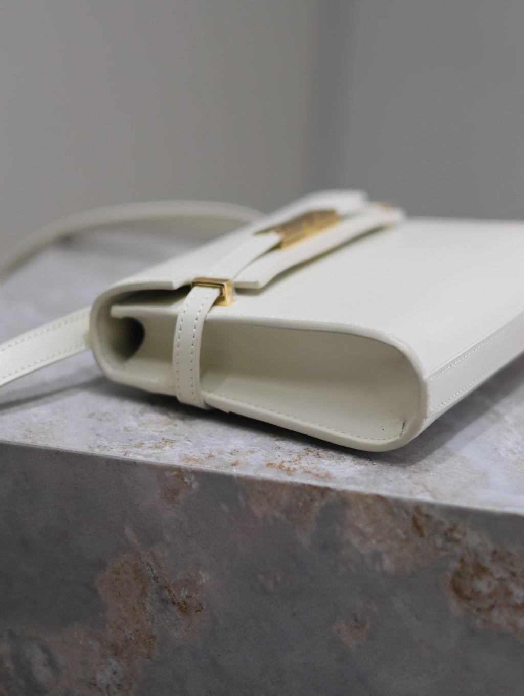 YSL 25S MINI MANHATTAN 19 IN BLANC VINTAGE CALFSKIN GOLD HARDWARE