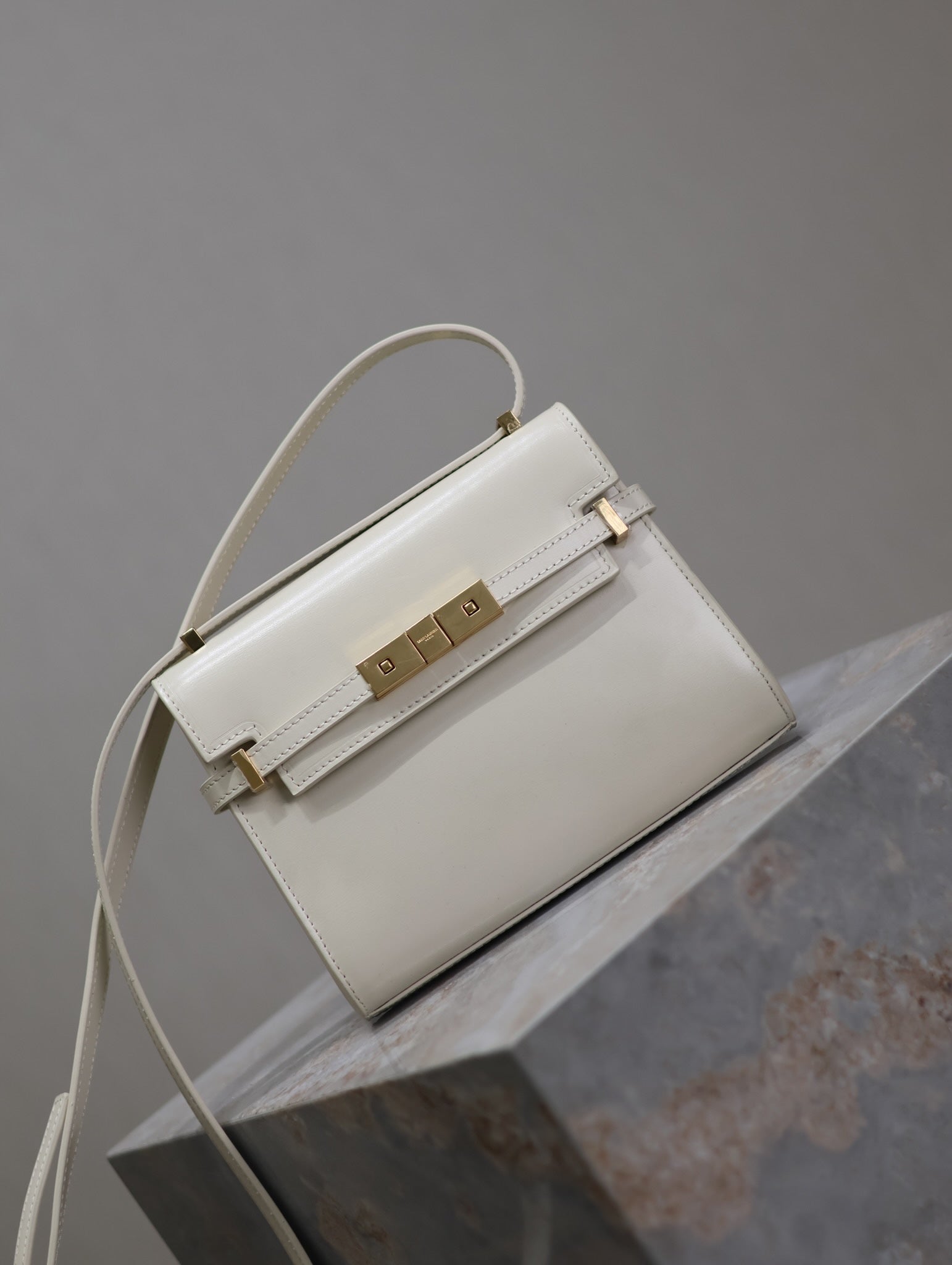 YSL 25S MINI MANHATTAN 19 IN BLANC VINTAGE CALFSKIN GOLD HARDWRE