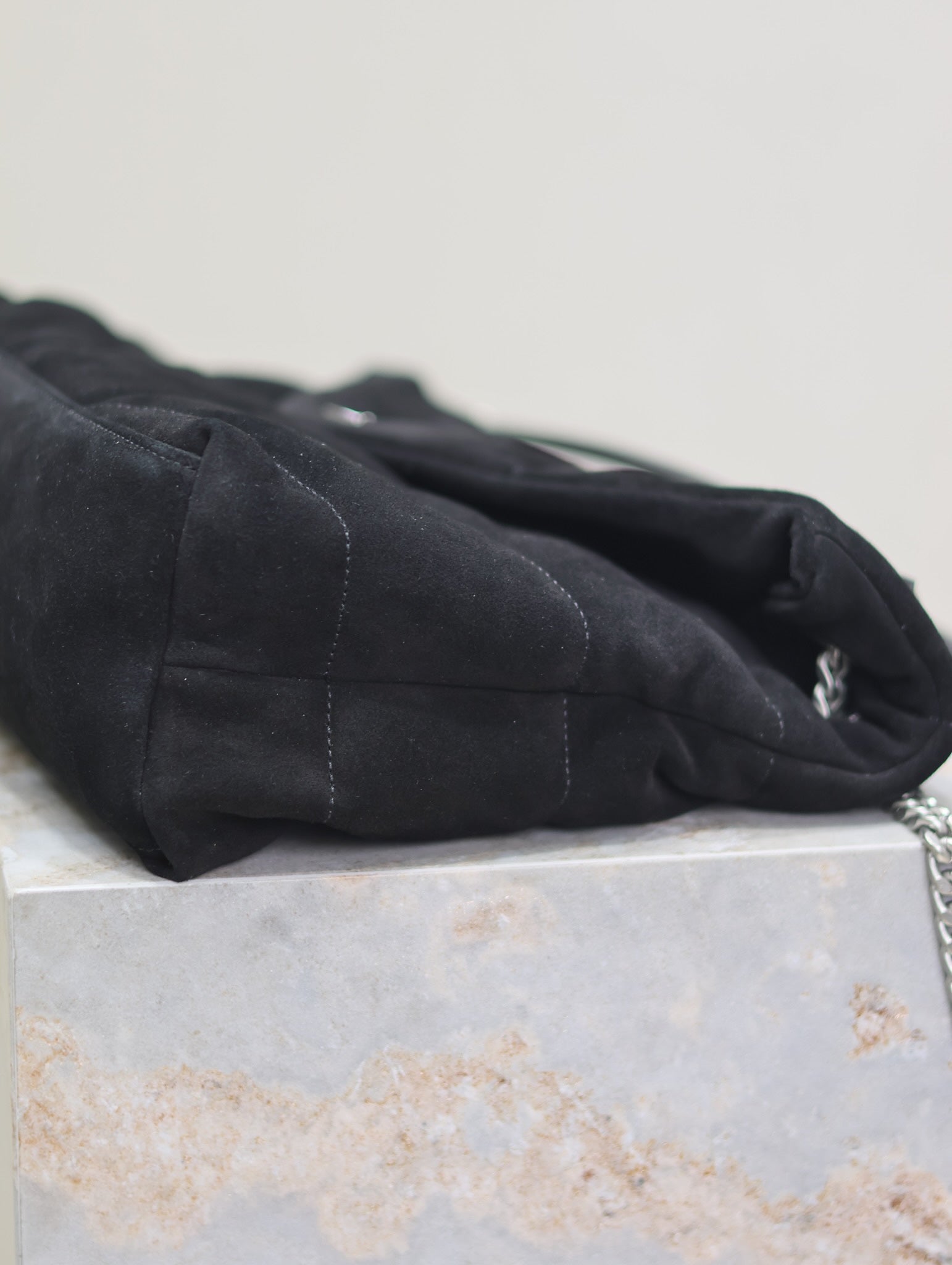 YSL 25S LOULOU PUFFER GM 35 IN BLACK SUEDE SILVER HARDWRE