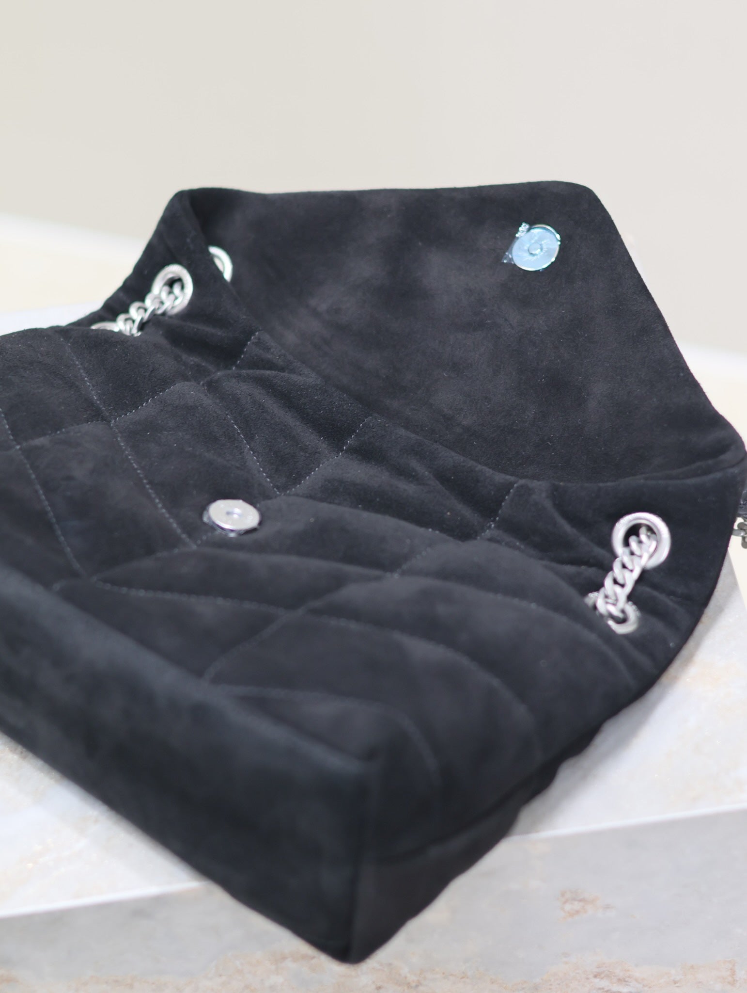 YSL 25S LOULOU PUFFER MM 29 IN BLACK SUEDE SILVER HARDWARE