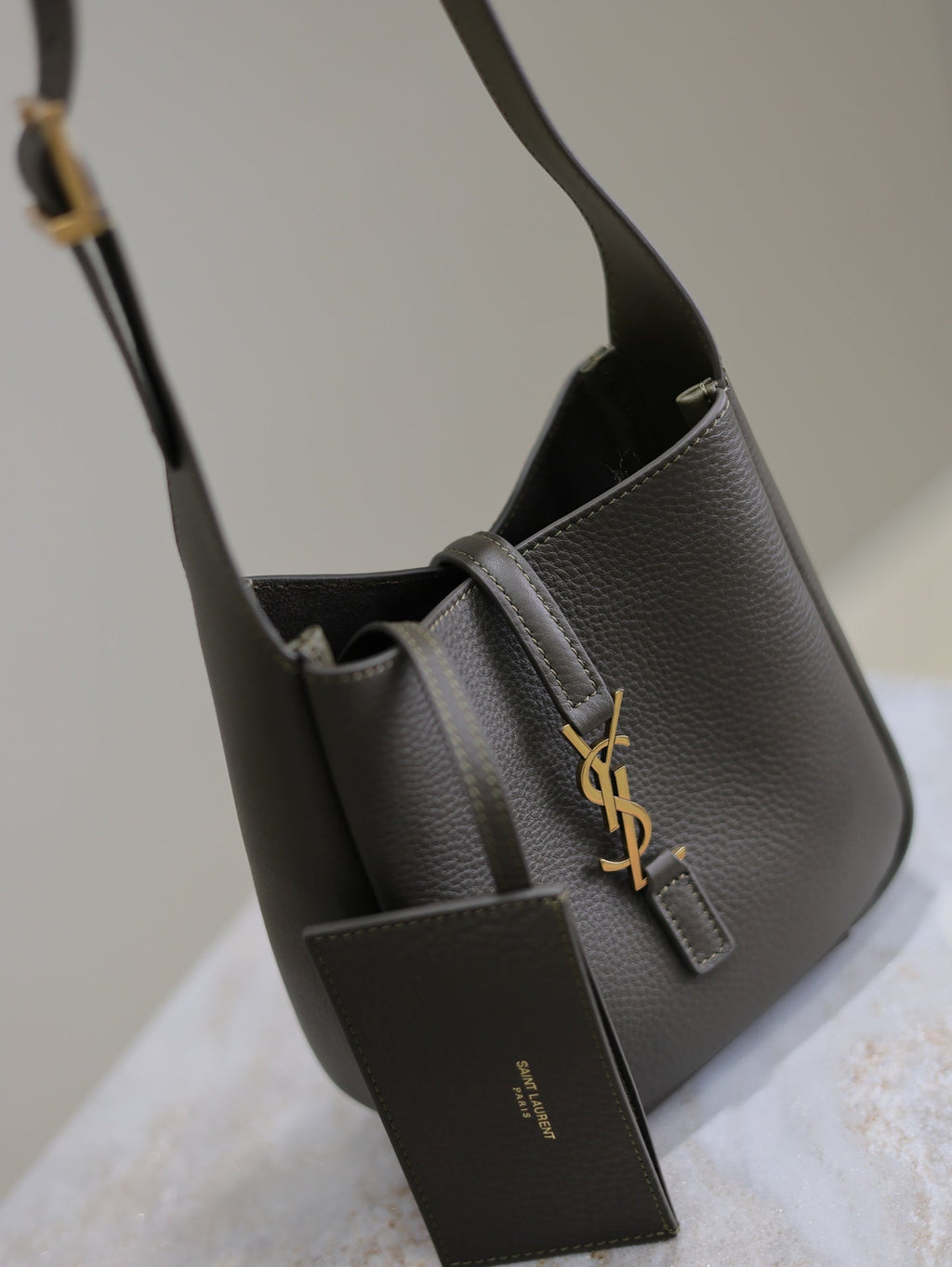 YSL 25S LE 5 À 7 BAG 16 IN LIGHT MUSK GRAINED CALFSKIN GOLD HARDWRE