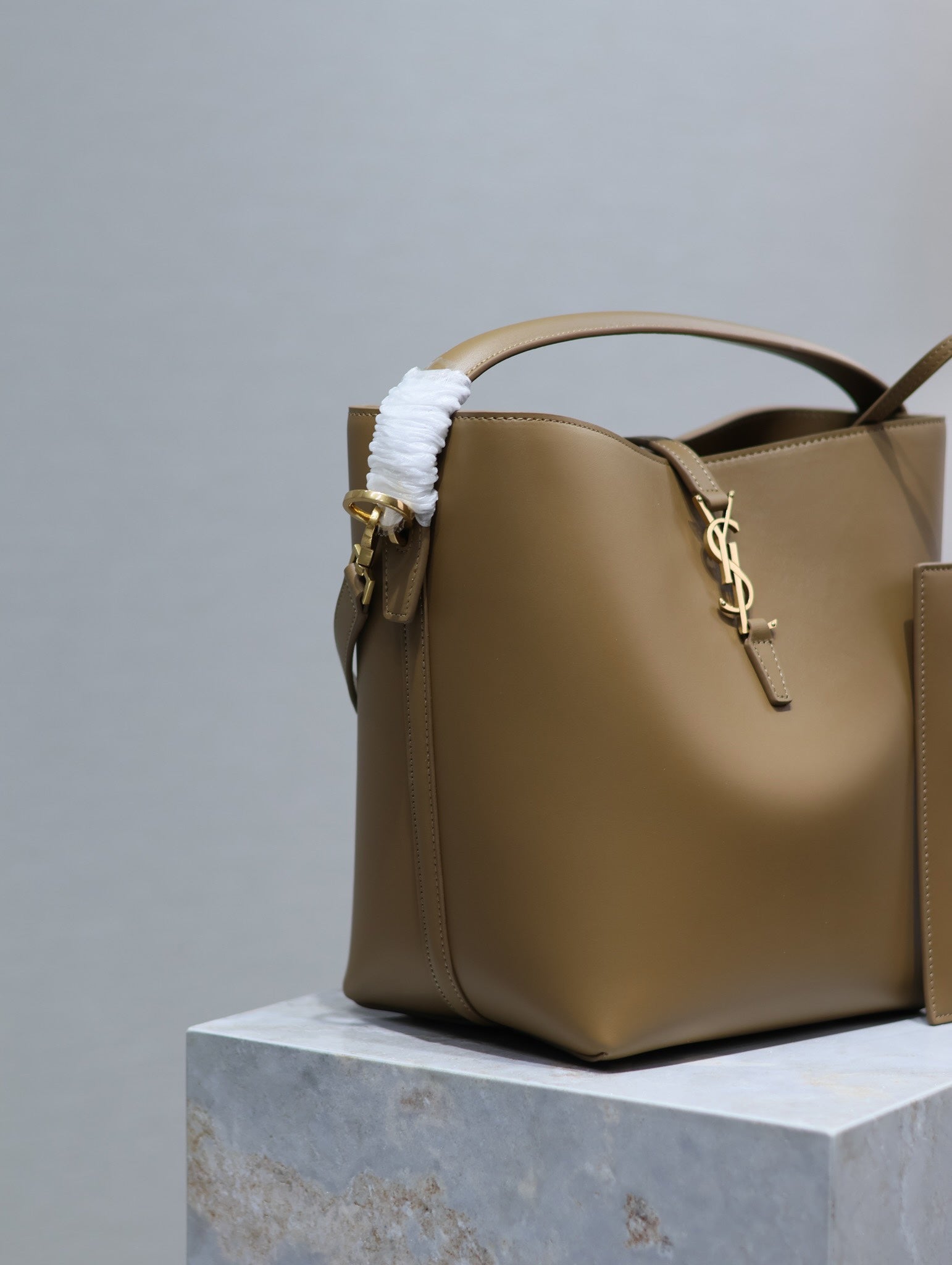 YSL 25S LE 5 À 7 BAG 26 IN BROWN CALFSKIN GOLD HARDWARE