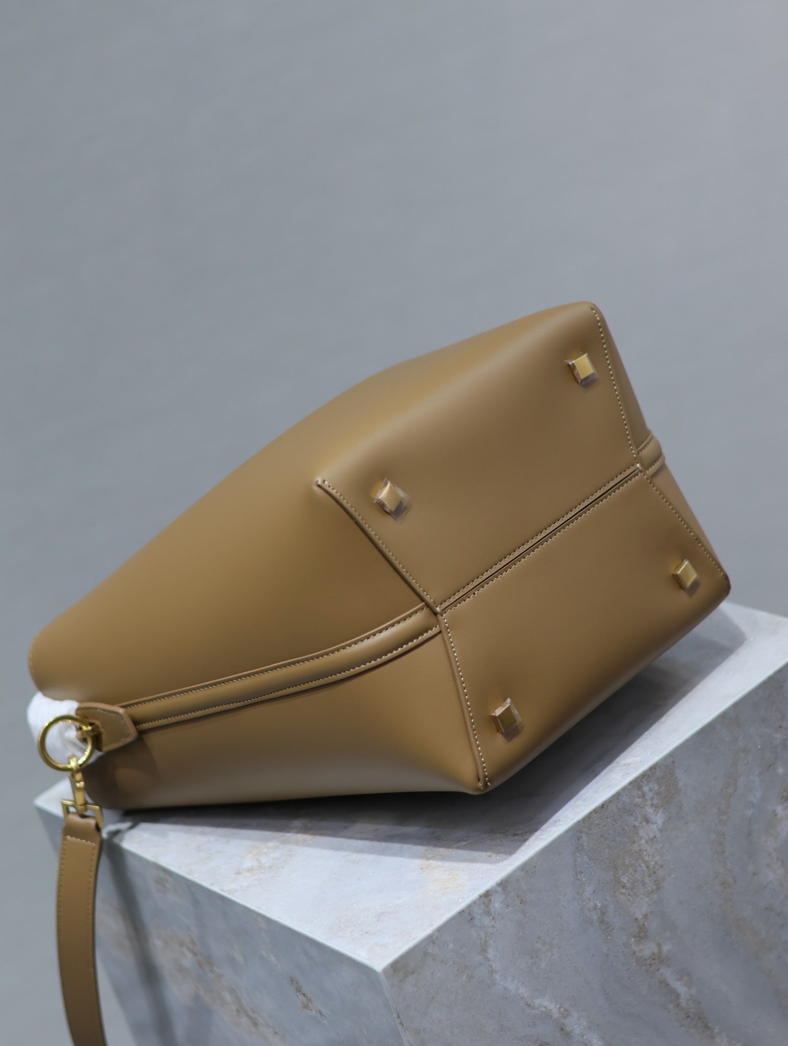 YSL 25S LE 5 À 7 BAG 26 IN BROWN CALFSKIN GOLD HARDWRE