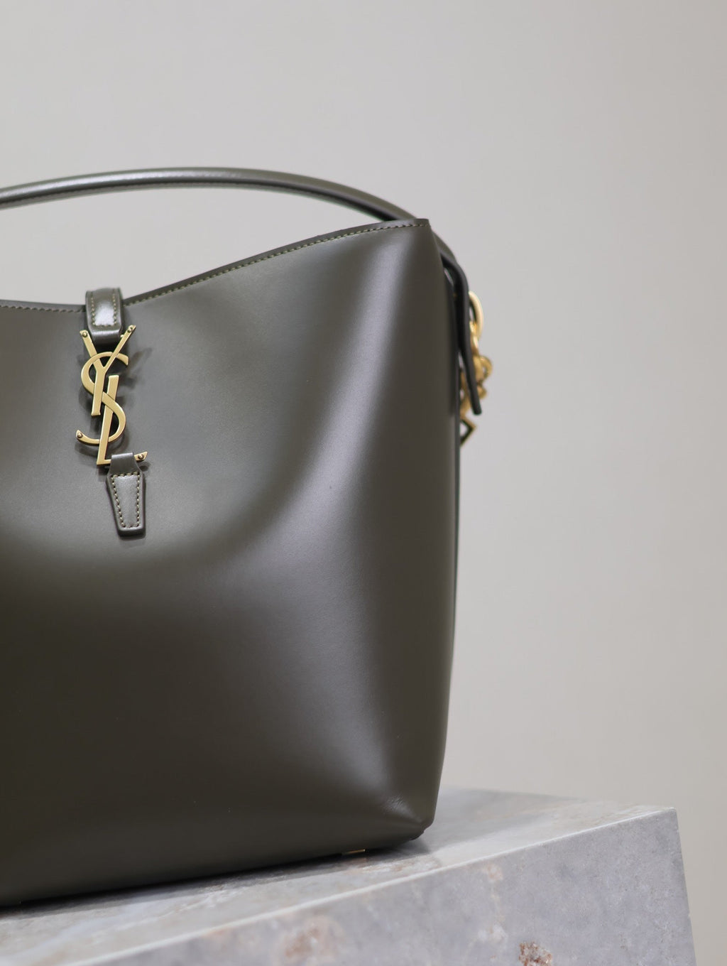 YSL 25S LE 5 À 7 BUCKET 26 IN DARK OLIVE CALFSKIN GOLD HARDWARE