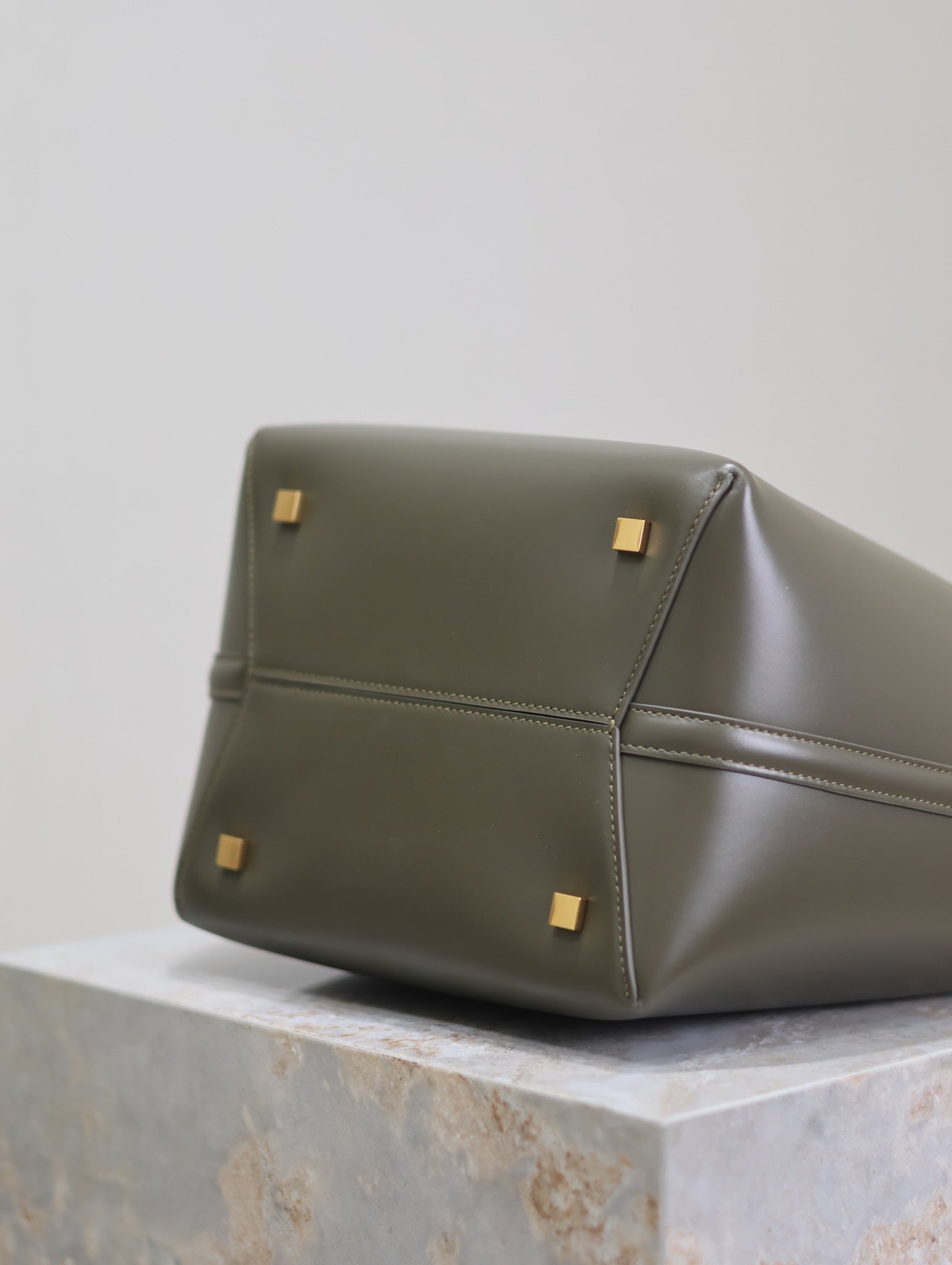 YSL 25S LE 5 À 7 BUCKET 26 IN DARK OLIVE CALFSKIN GOLD HARDWRE