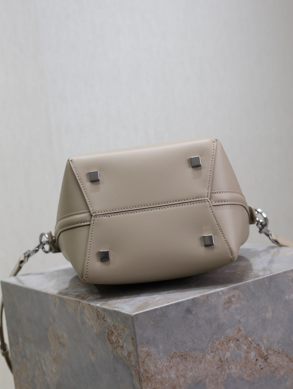 YSL 25S LE 37 BAG 20 IN DUSTY GRAY CALFSKIN SILVER HARDWRE