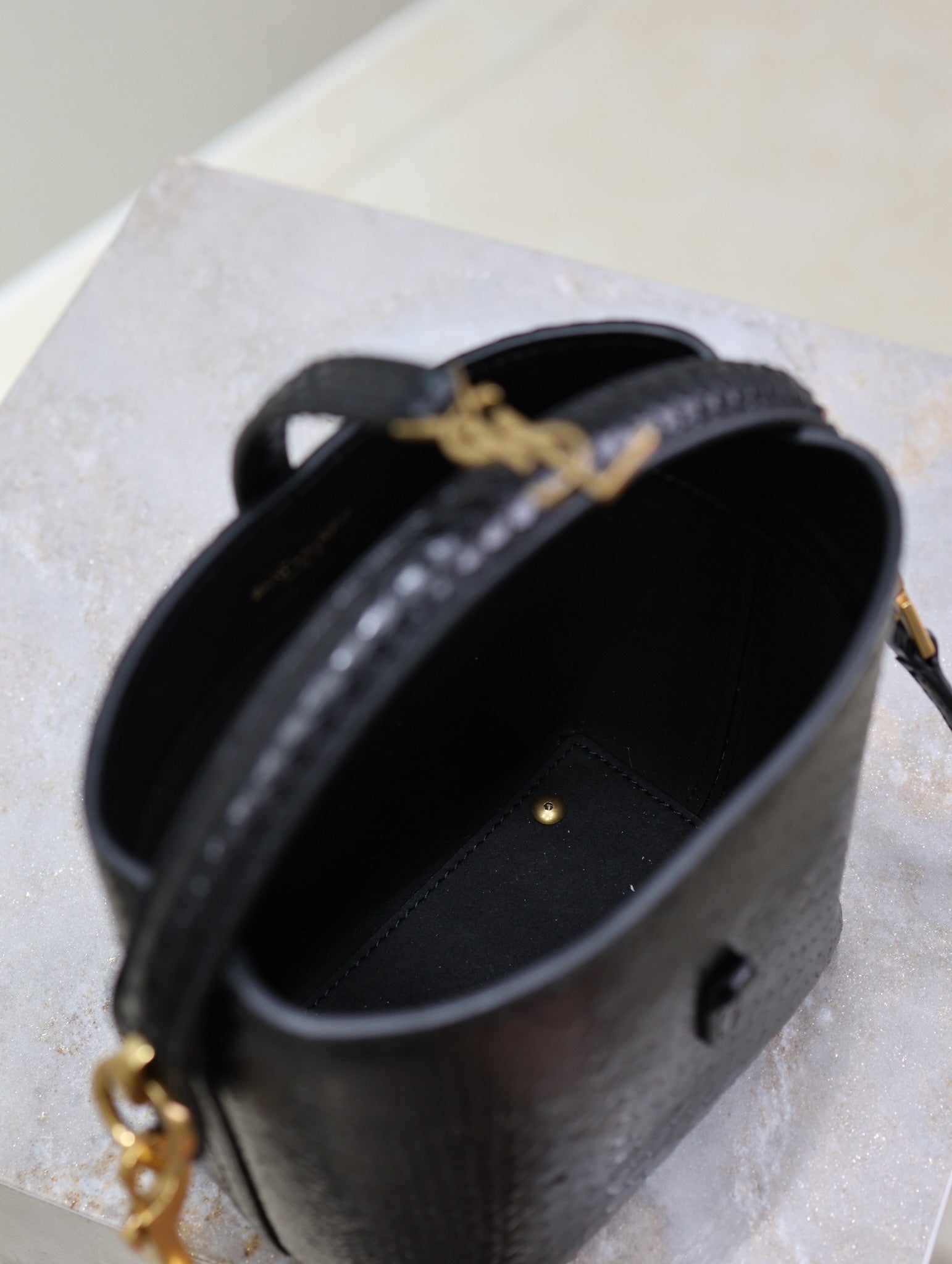YSL 25S LE 37 BUCKET 15 IN BLACK SNAKE EMBOSSED CALFSKIN GOLD HARDWRE