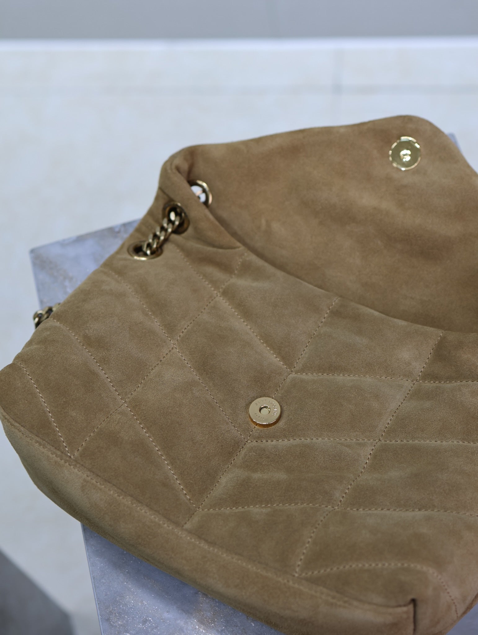 YSL 25S LOULOU PUFFER MM 29 IN TAN BROWN SUEDE GOLD HARDWARE