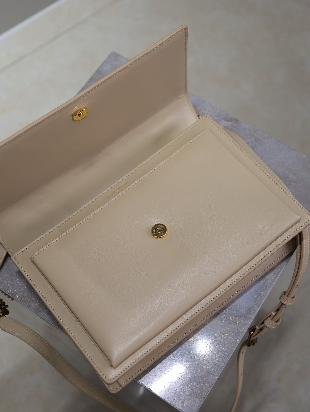 YSL 25S SUNSET MM 25 IN NUDE CALFSKIN GOLD HARDWARE