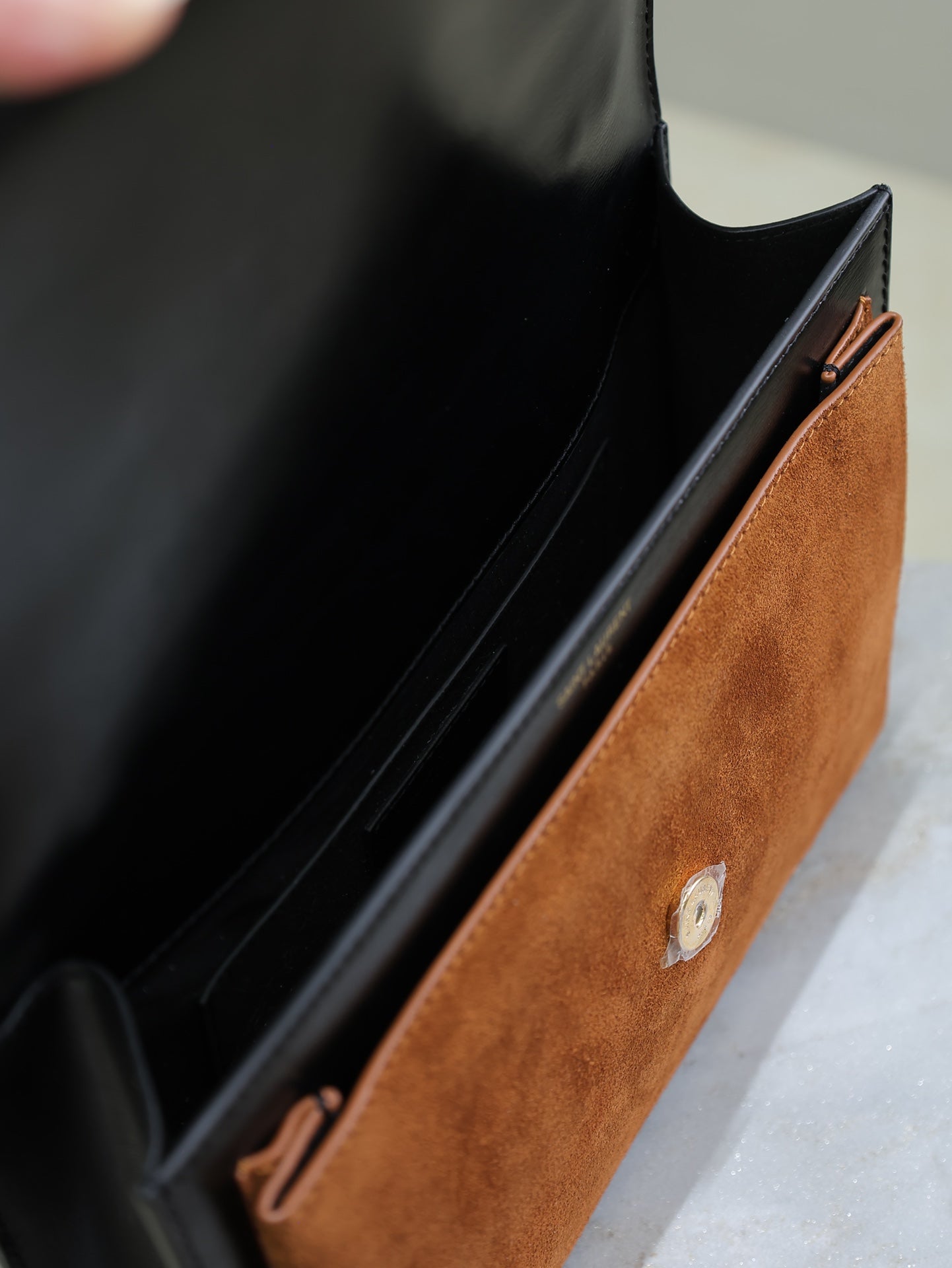 YSL 25S SUNSET MM 25 IN BLACK CALFSKIN AND CARAMEL SUEDE GOLD HARDWARE