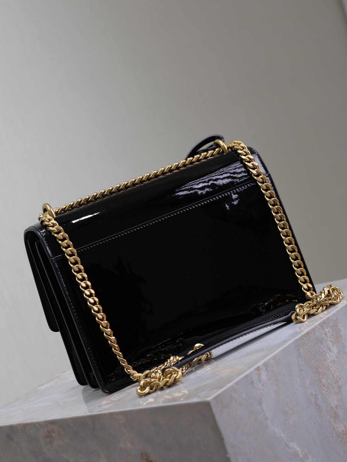 YSL 25S SUNSET MEDIUM 22 IN BLACK SHINY CALFSKIN GOLD HARDWRE