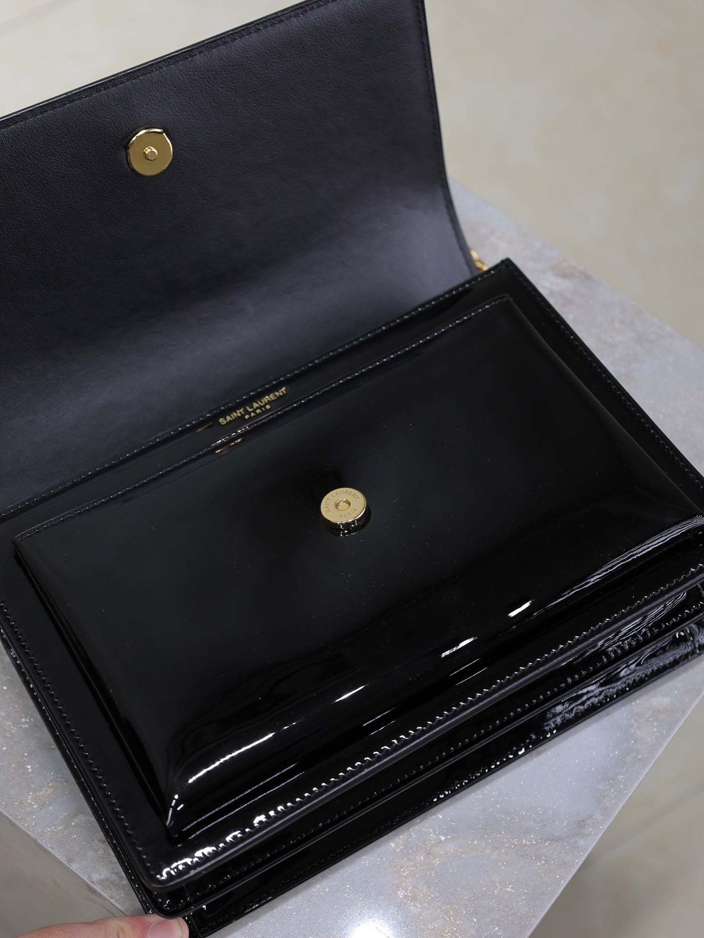 YSL 25S SUNSET MEDIUM 22 IN BLACK SHINY CALFSKIN GOLD HARDWARE