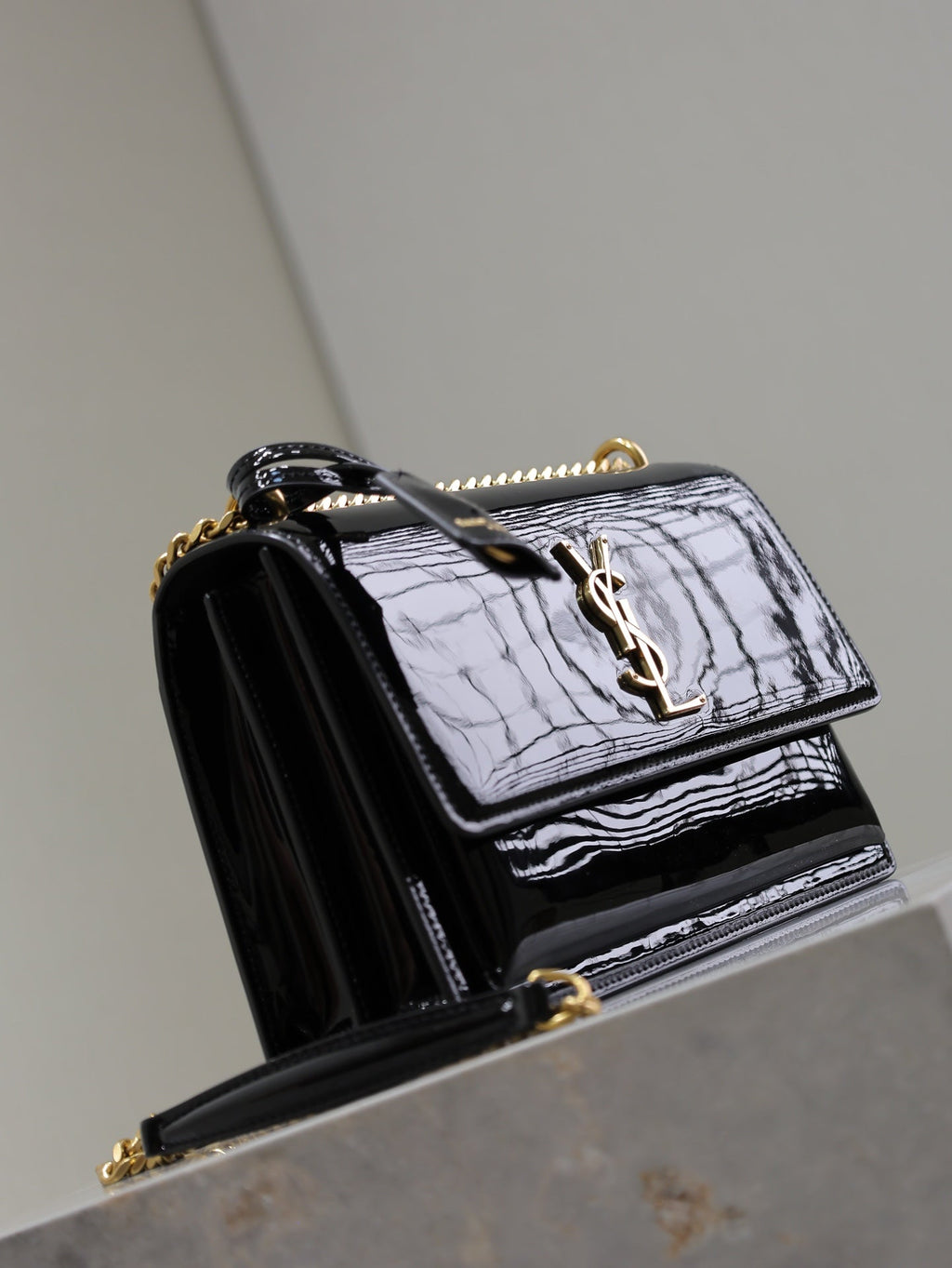 YSL 25S SUNSET MEDIUM 22 IN BLACK SHINY CALFSKIN GOLD HARDWARE