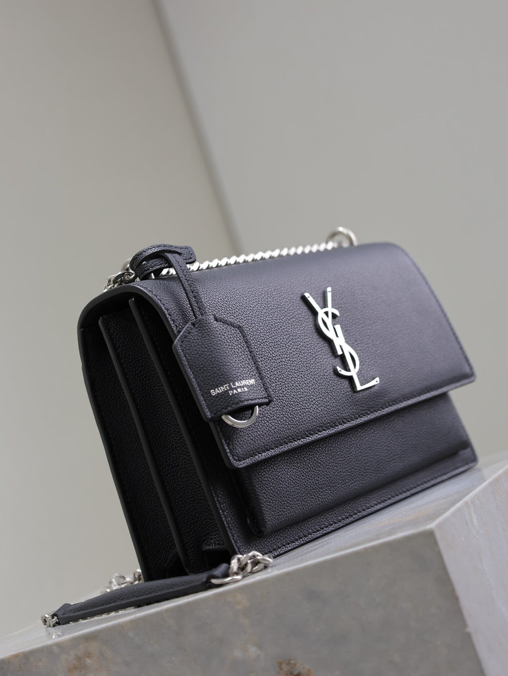 YSL 25S SUNSET MEDIUM 22 IN BLACK GRAINED CALFSKIN SILVER HARDWRE