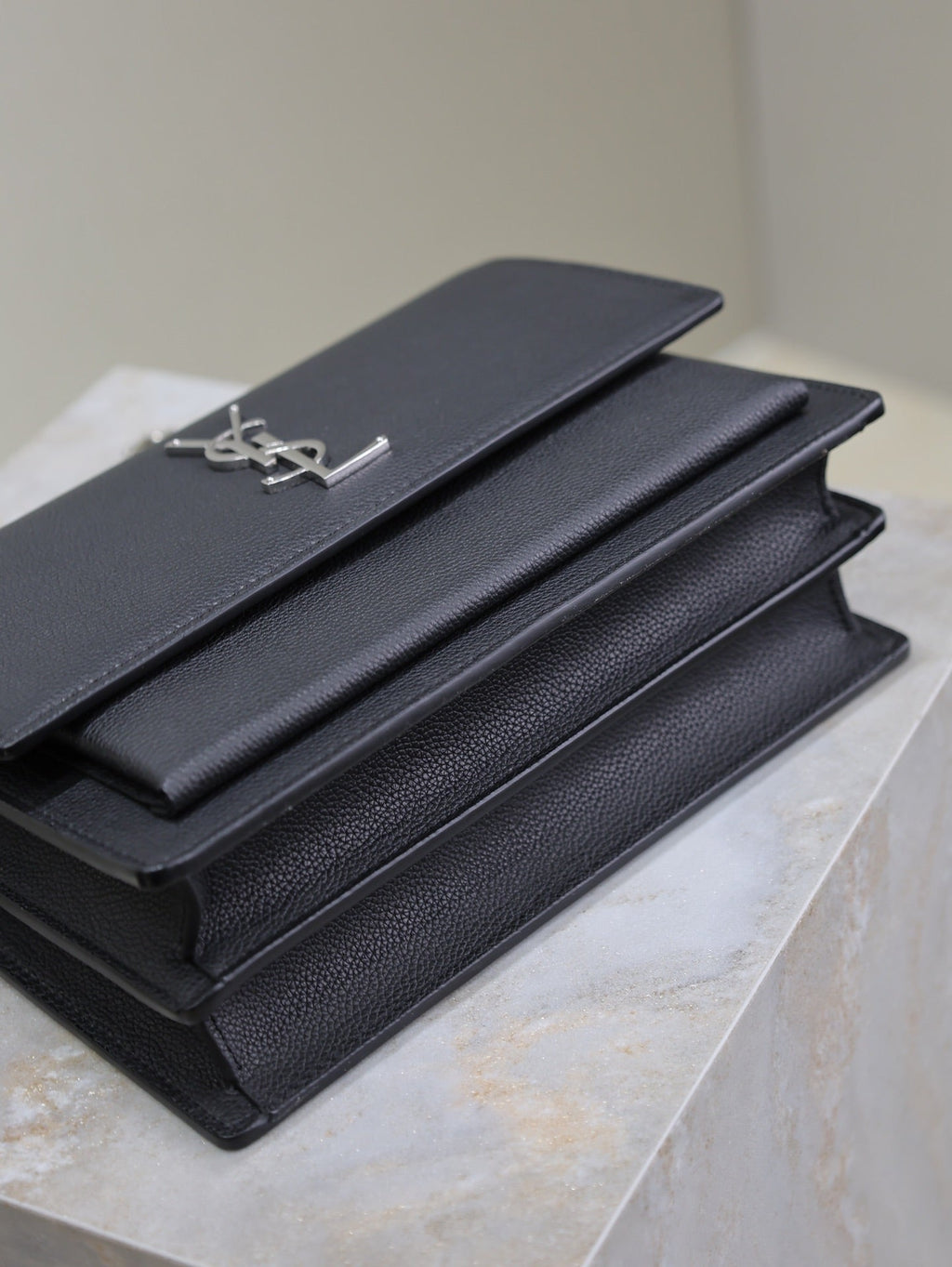 YSL 25S SUNSET MEDIUM 22 IN BLACK GRAINED CALFSKIN SILVER HARDWRE