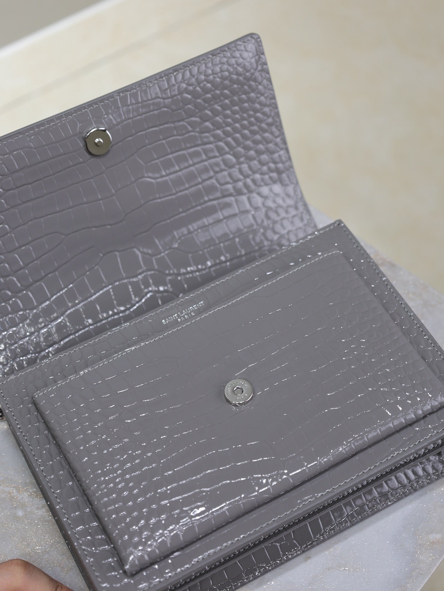 YSL 25S SUNSET MEDIUM 22 IN DARK GRAY CROCODILE-EMBOSSED SHINY CALFSKIN SILVER HARDWARE