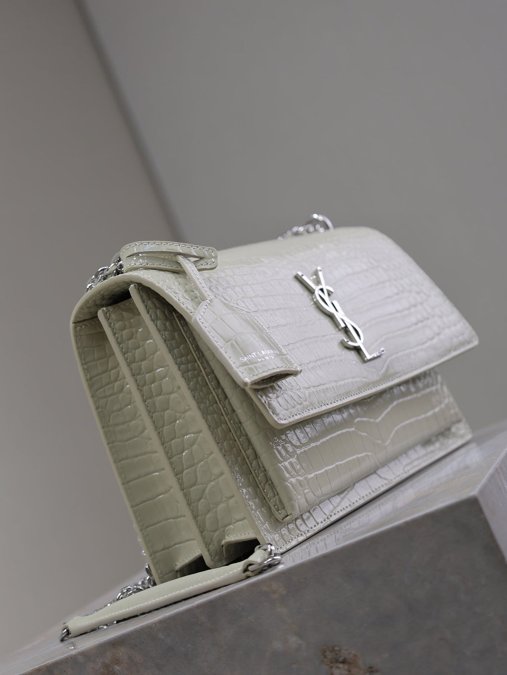 YSL 25S SUNSET MEDIUM 22 IN IVORY CROCODILE-EMBOSSED SHINY CALFSKIN SILVER HARDWARE