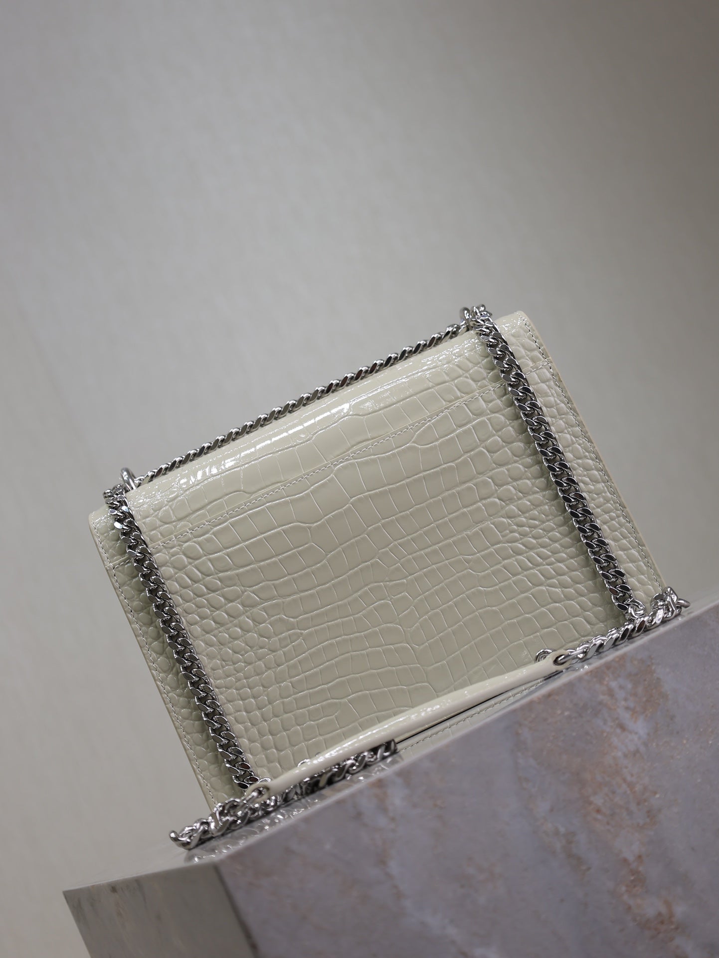 YSL 25S SUNSET MEDIUM 22 IN IVORY CROCODILE-EMBOSSED SHINY CALFSKIN SILVER HARDWRE