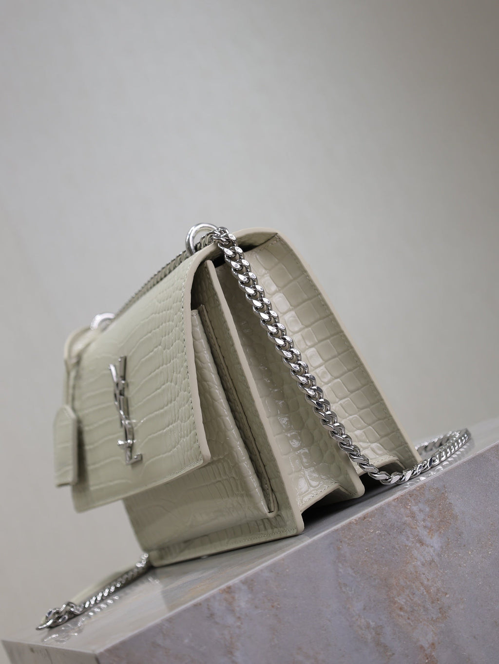 YSL 25S SUNSET MEDIUM 22 IN IVORY CROCODILE-EMBOSSED SHINY CALFSKIN SILVER HARDWARE