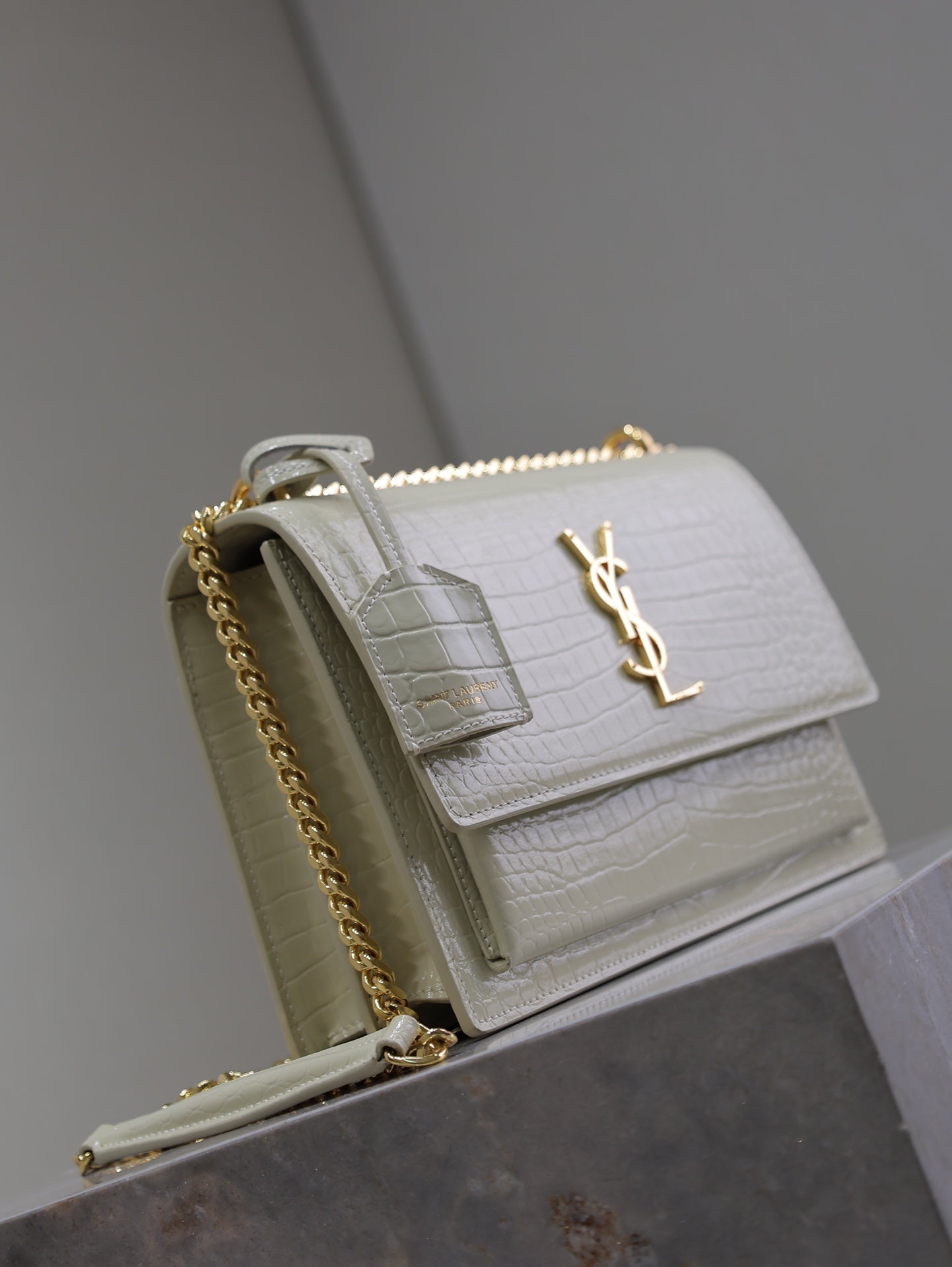 YSL 25S SUNSET MEDIUM 22 IN IVORY CROCODILE-EMBOSSED SHINY CALFSKIN GOLD HARDWARE