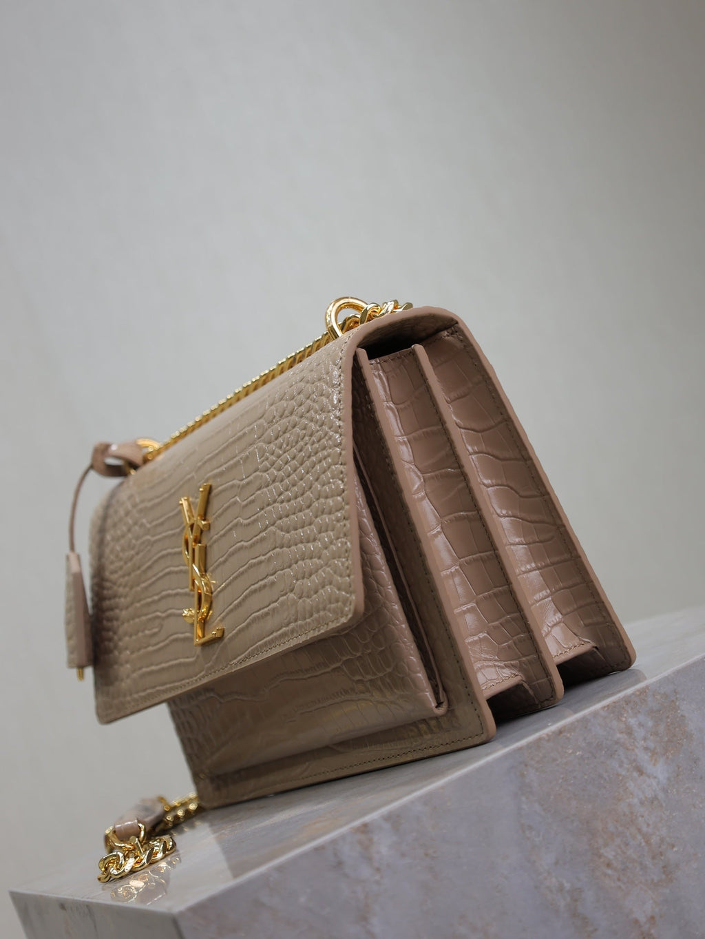 YSL 25S SUNSET MEDIUM 22 IN NUDE CROCODILE-EMBOSSED SHINY CALFSKIN GOLD HARDWRE