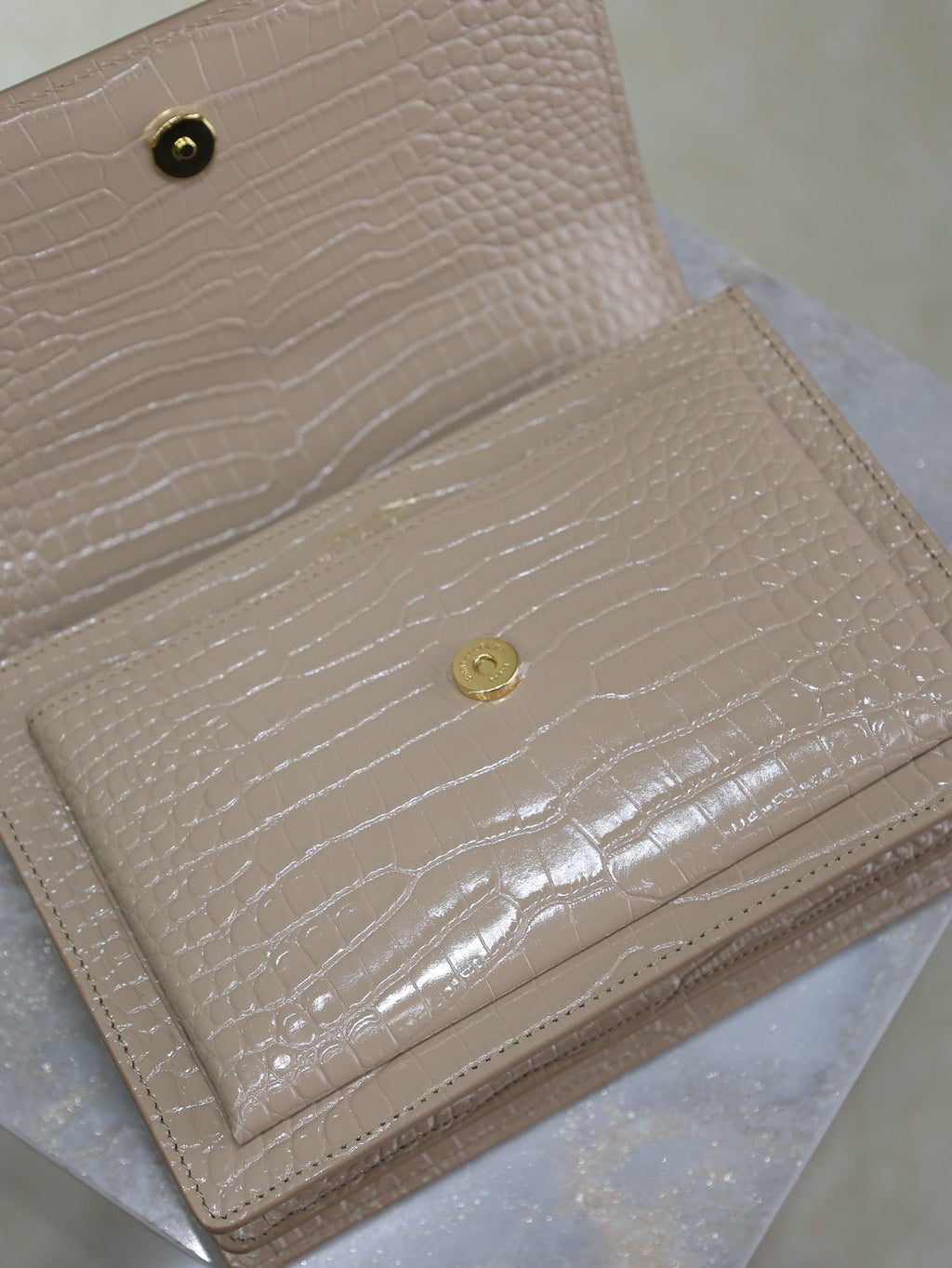 YSL 25S SUNSET MEDIUM 22 IN NUDE CROCODILE-EMBOSSED SHINY CALFSKIN GOLD HARDWRE