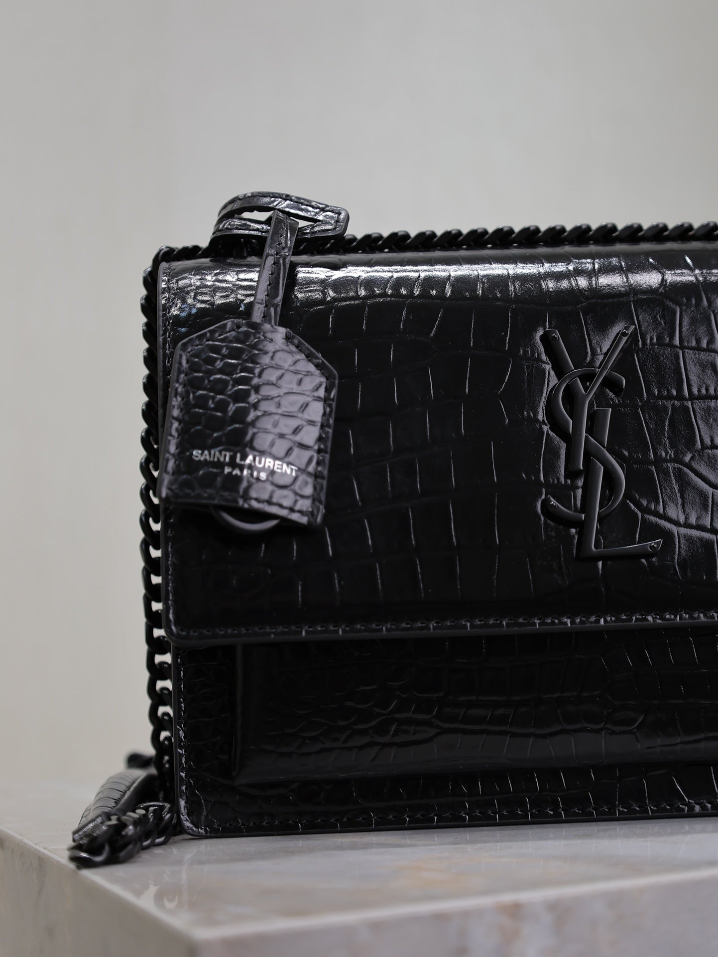 YSL 25S SUNSET MEDIUM 22 IN BLACK CROCODILE-EMBOSSED SHINY CALFSKIN BLACK HARDWRE