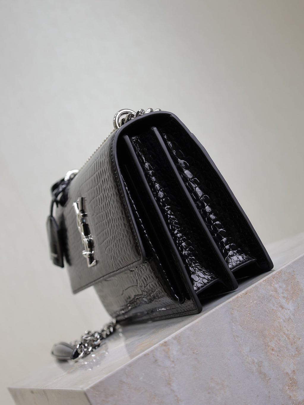 YSL 25S SUNSET MEDIUM 22 IN BLACK CROCODILE-EMBOSSED SHINY CALFSKIN SILVER HARDWARE