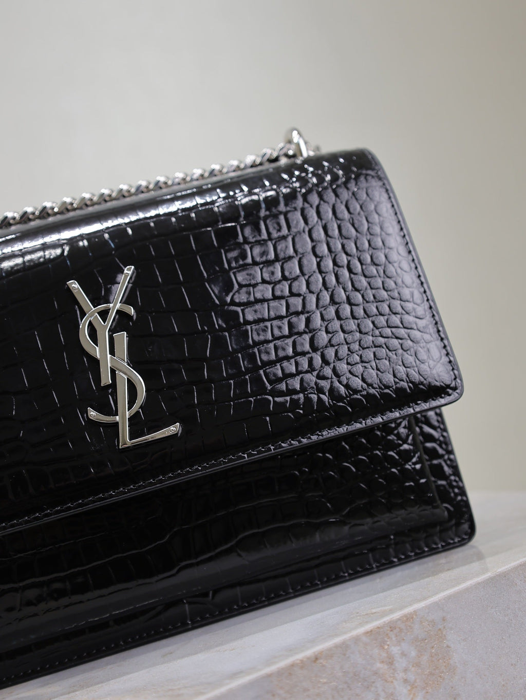 YSL 25S SUNSET MEDIUM 22 IN BLACK CROCODILE-EMBOSSED SHINY CALFSKIN SILVER HARDWARE