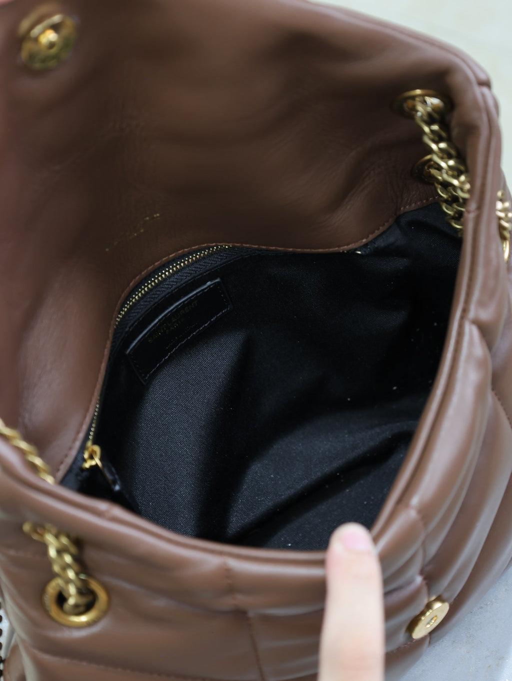 YSL 25S LOULOU PUFFER MM 29 IN DARK BROWN CALFSKIN GOLD HARDWARE