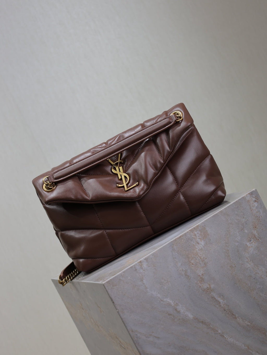 YSL 25S LOULOU PUFFER MM 29 IN DARK BROWN CALFSKIN GOLD HARDWARE