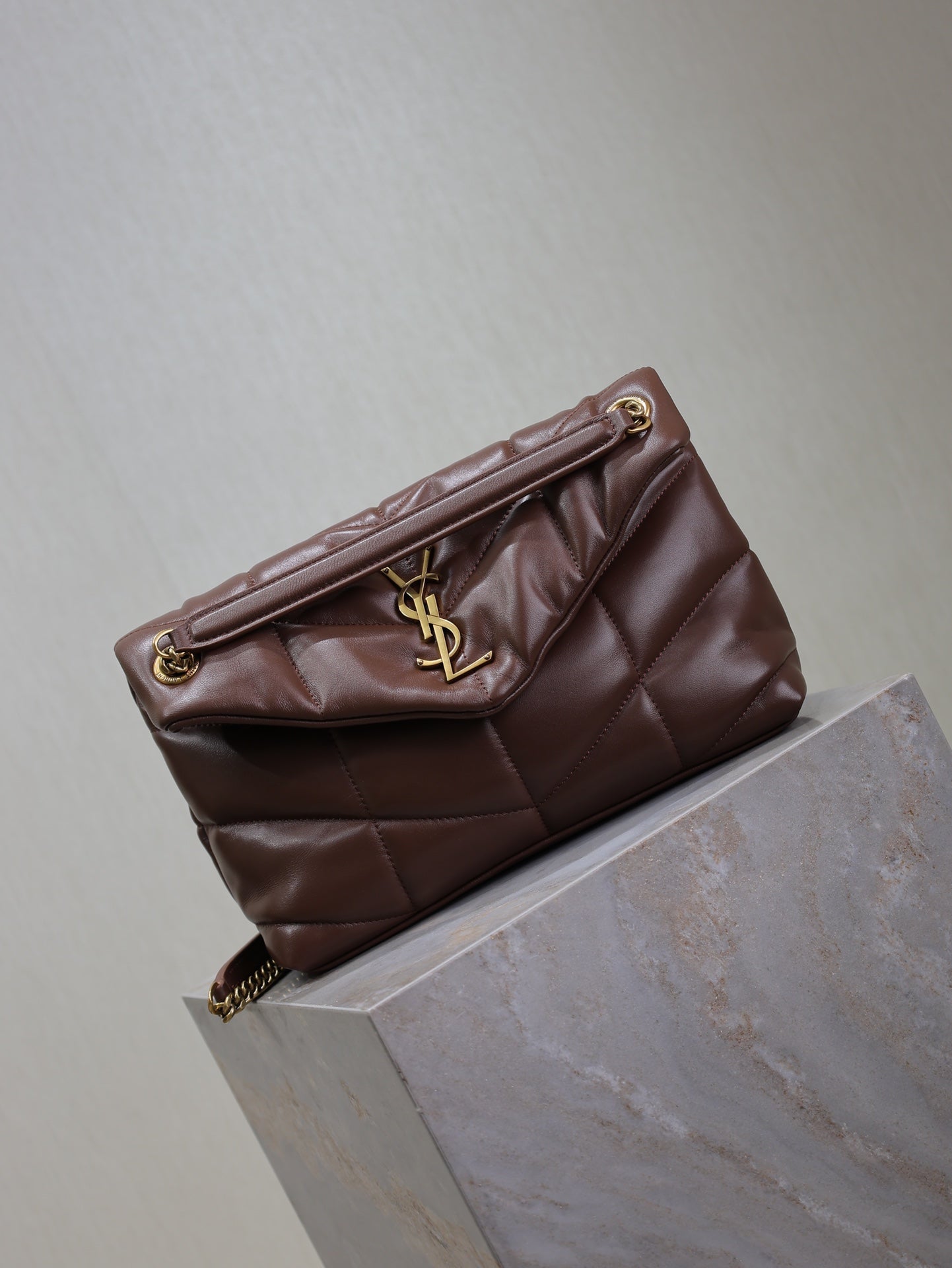 YSL 25S LOULOU PUFFER MM 29 IN DARK BROWN CALFSKIN GOLD HARDWARE