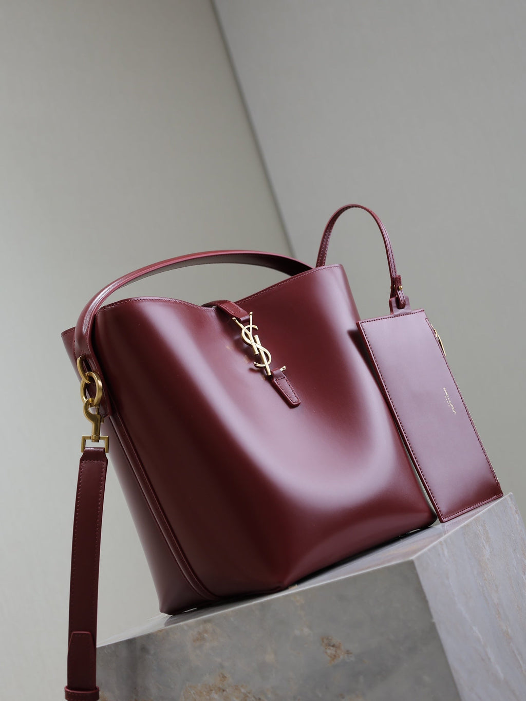 YSL 25S LE 5 À 7 BUCKET 26 IN DARK BURGUNDY CALFSKIN GOLD HARDWRE