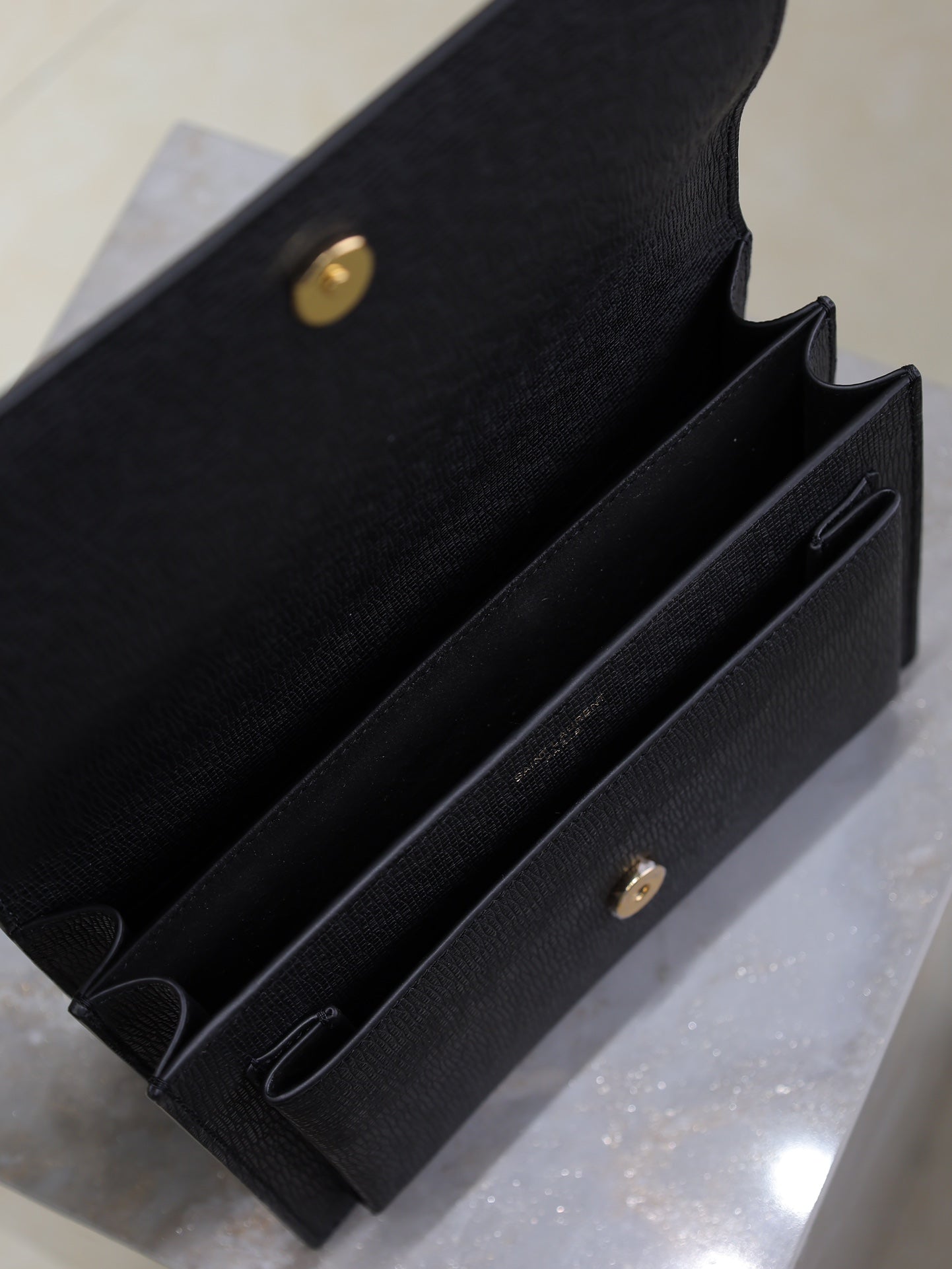 YSL 25S SUNSET MEDIUM 22 IN BLACK GRAINED CALFSKIN GOLD HARDWRE