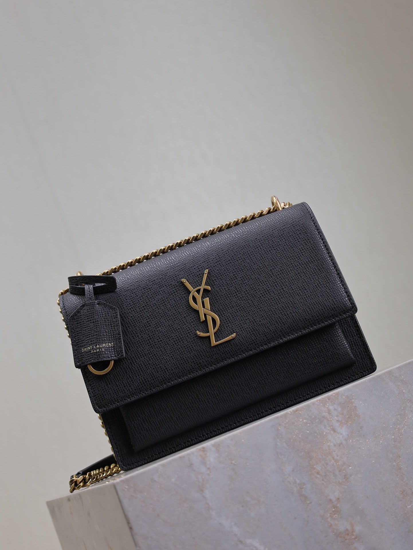 YSL 25S SUNSET MEDIUM 22 IN BLACK GRAINED CALFSKIN GOLD HARDWARE