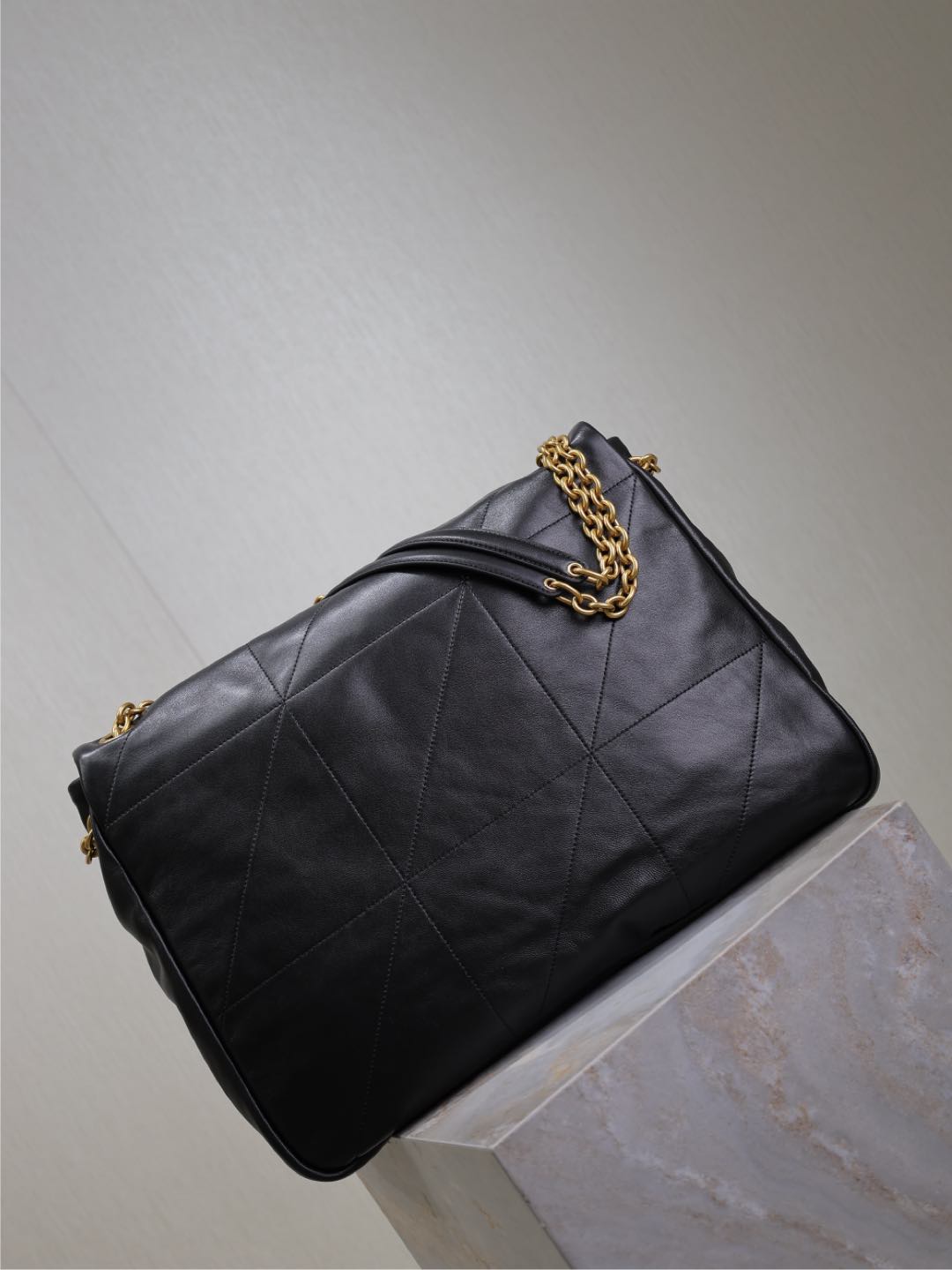 JAMIE 4.3 LARGE BAG 43 IN BLACK LAMBSKIN GOLD HARDWARE
