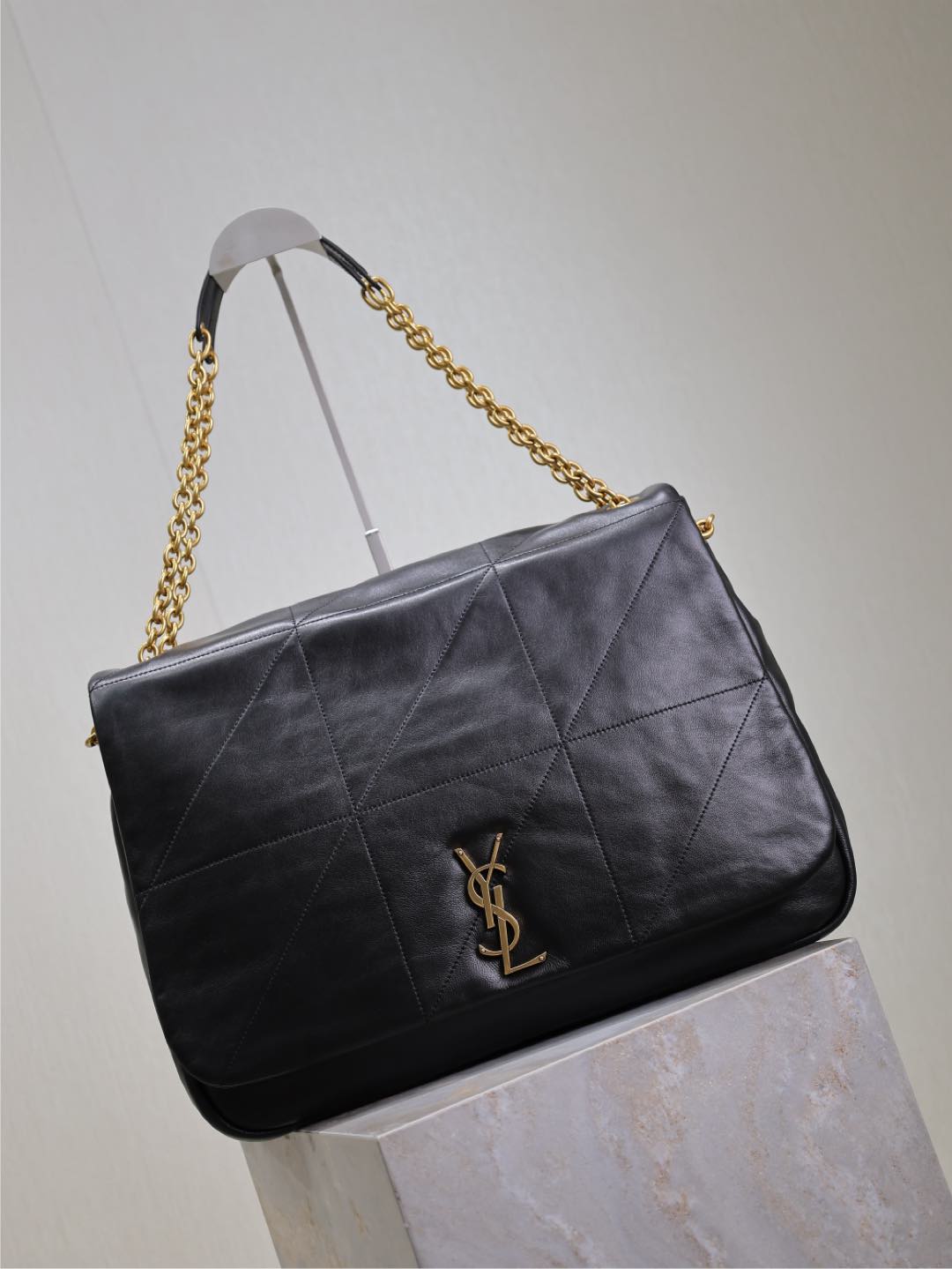 JAMIE 4.3 LARGE BAG 43 IN BLACK LAMBSKIN GOLD HARDWARE