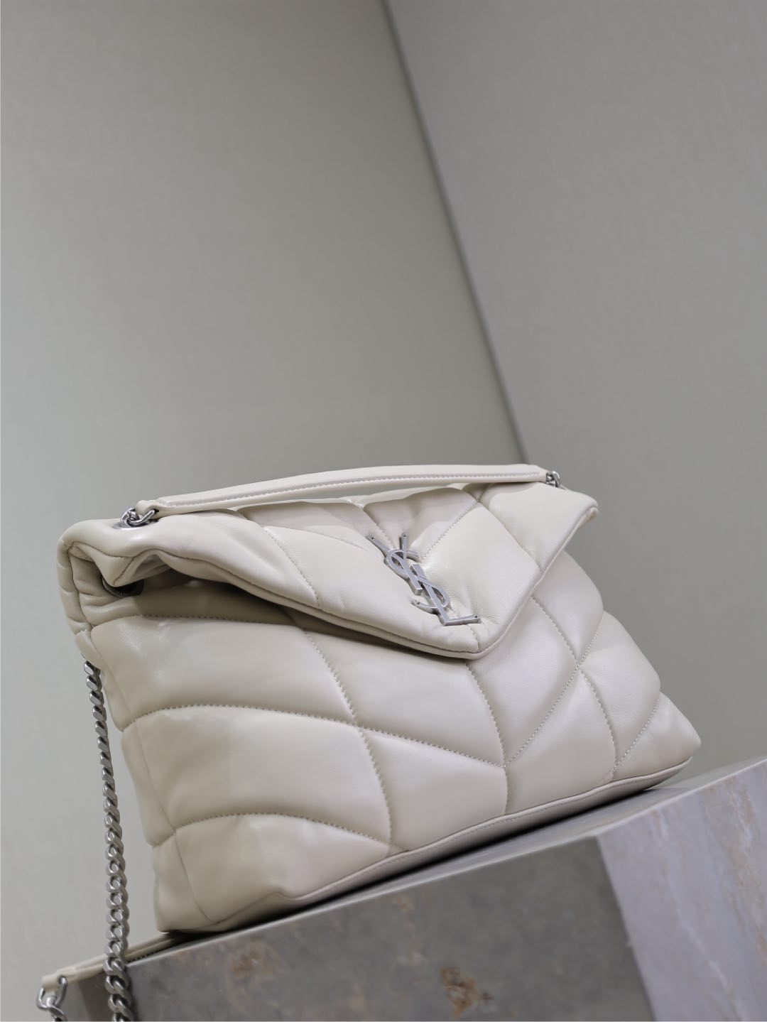 YSL 25S LOULOU PUFFER GM 35 IN SMOKEY TAUPE CALFSKIN SILVER HARDWARE