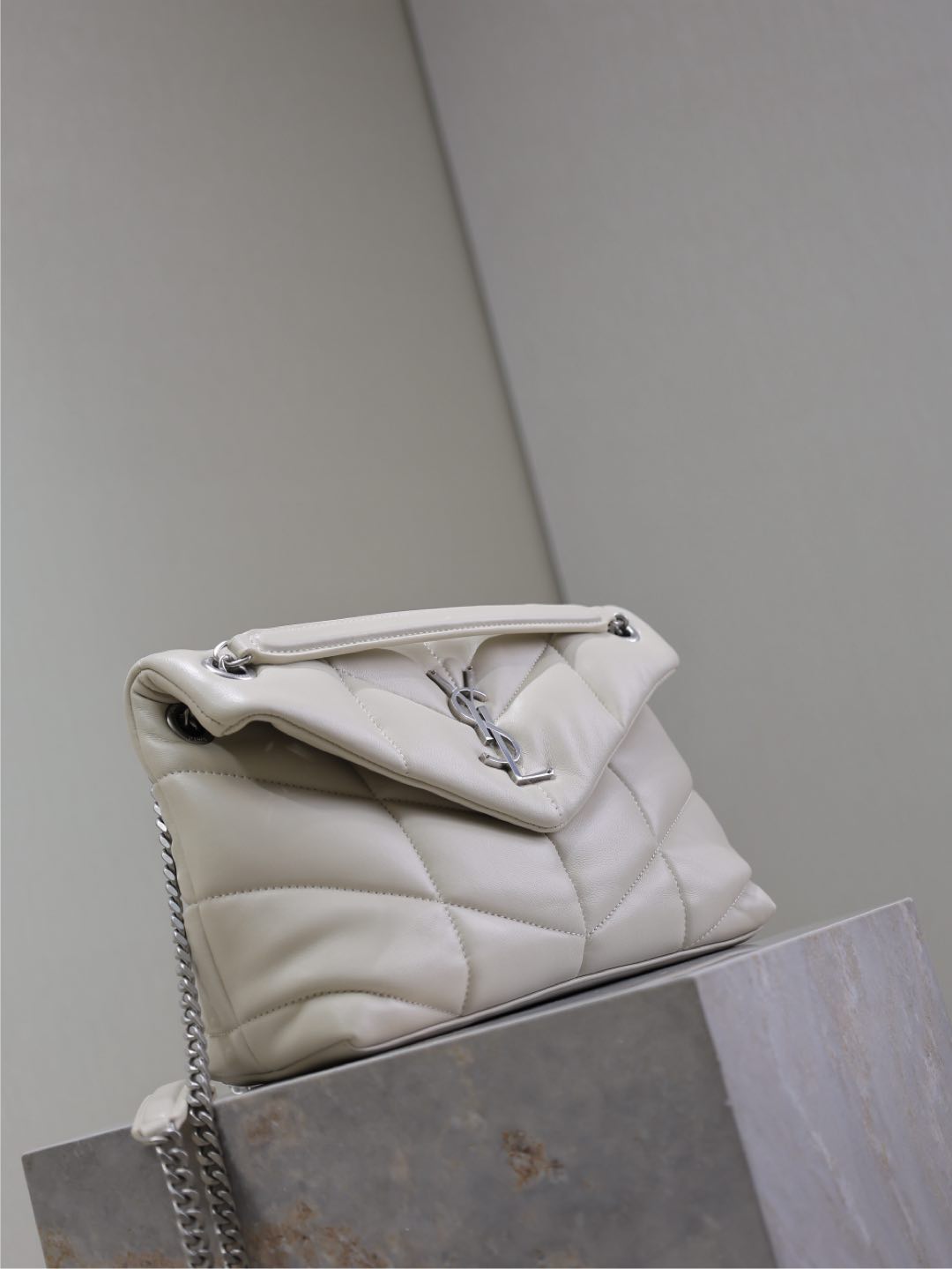 YSL 25S LOULOU PUFFER MM 29 IN SMOKEY TAUPE CALFSKIN SILVER HARDWRE