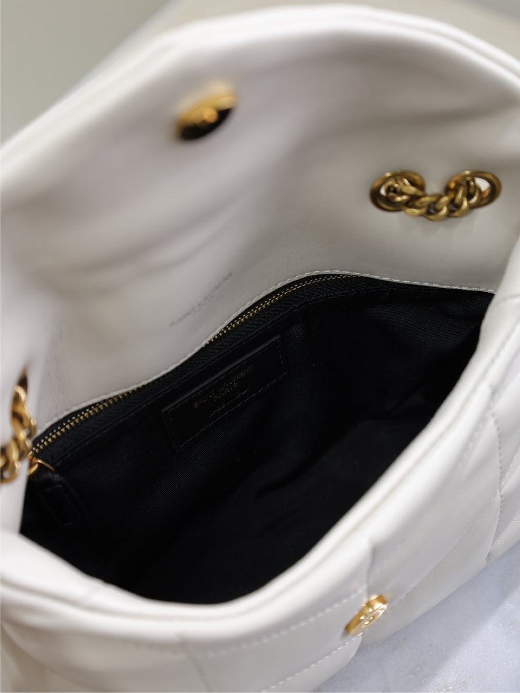 YSL 25S LOULOU PUFFER MINI 23 IN BLANC VINTAGE CALFSKIN GOLD HARDWRE