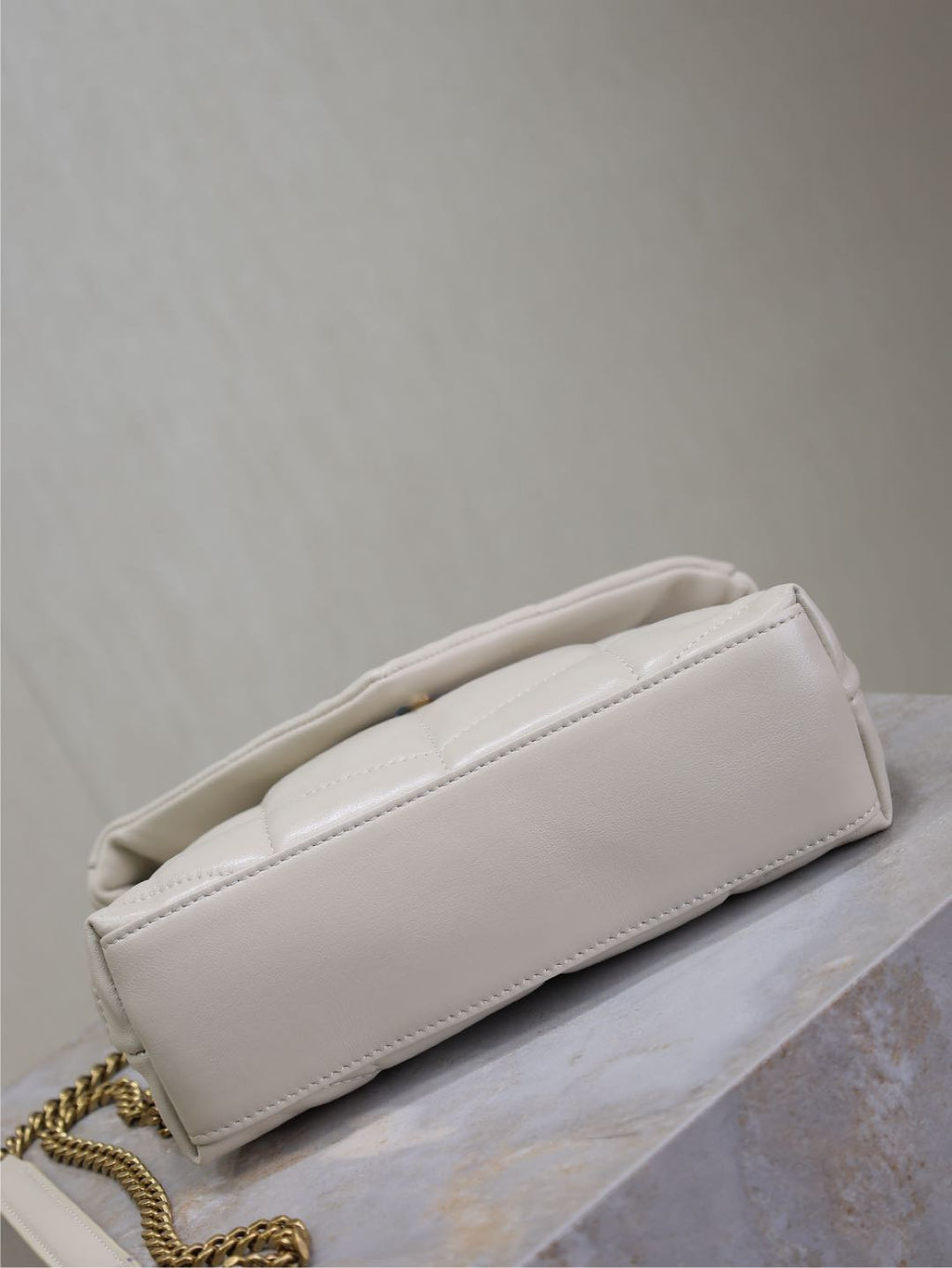 YSL 25S LOULOU PUFFER MINI 23 IN BLANC VINTAGE CALFSKIN GOLD HARDWARE