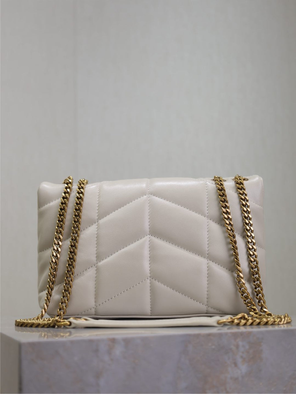 YSL 25S LOULOU PUFFER MINI 23 IN BLANC VINTAGE CALFSKIN GOLD HARDWARE