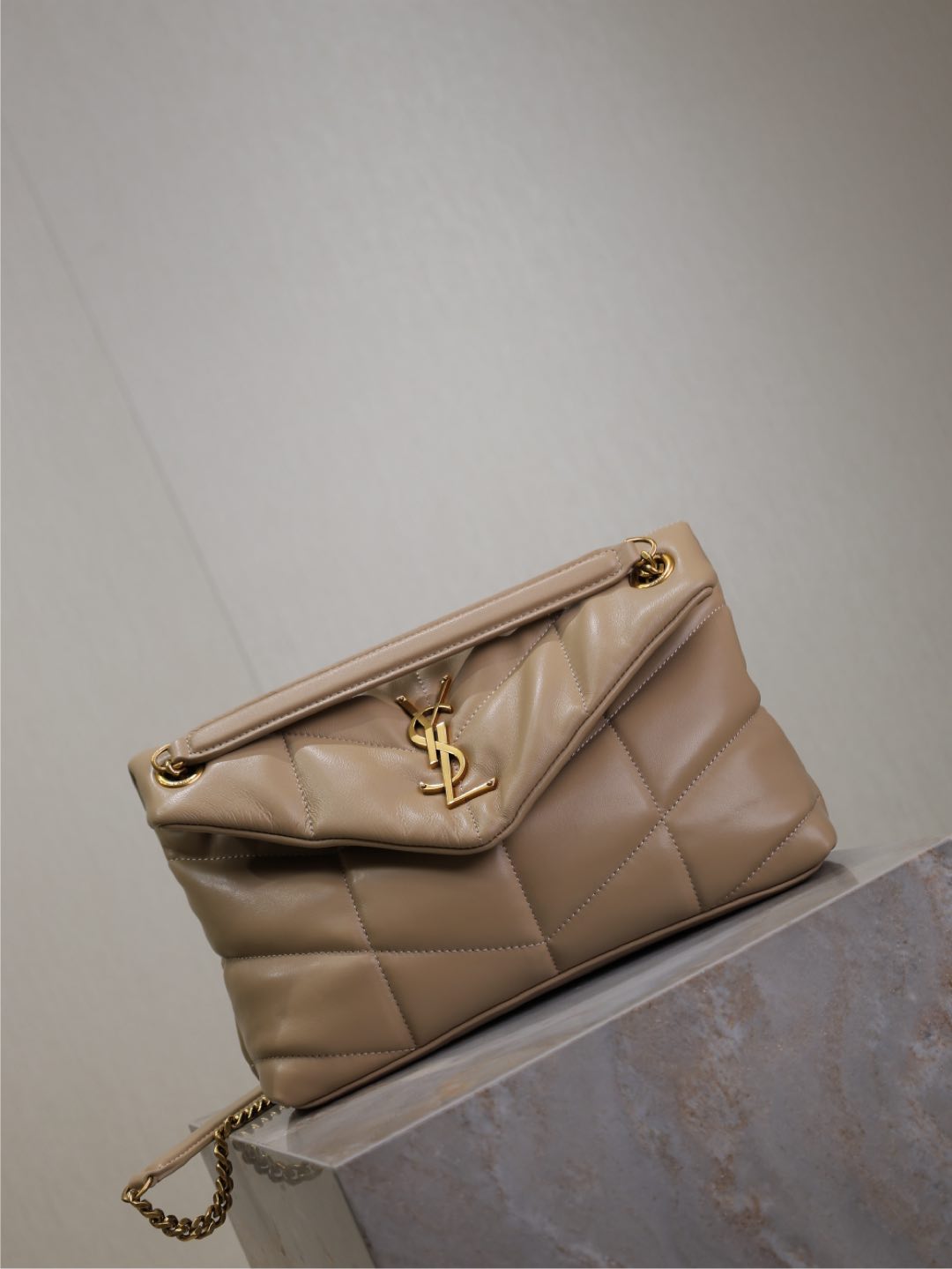 YSL 25S LOULOU PUFFER MM 29 IN BROWN CALFSKIN GOLD HARDWRE