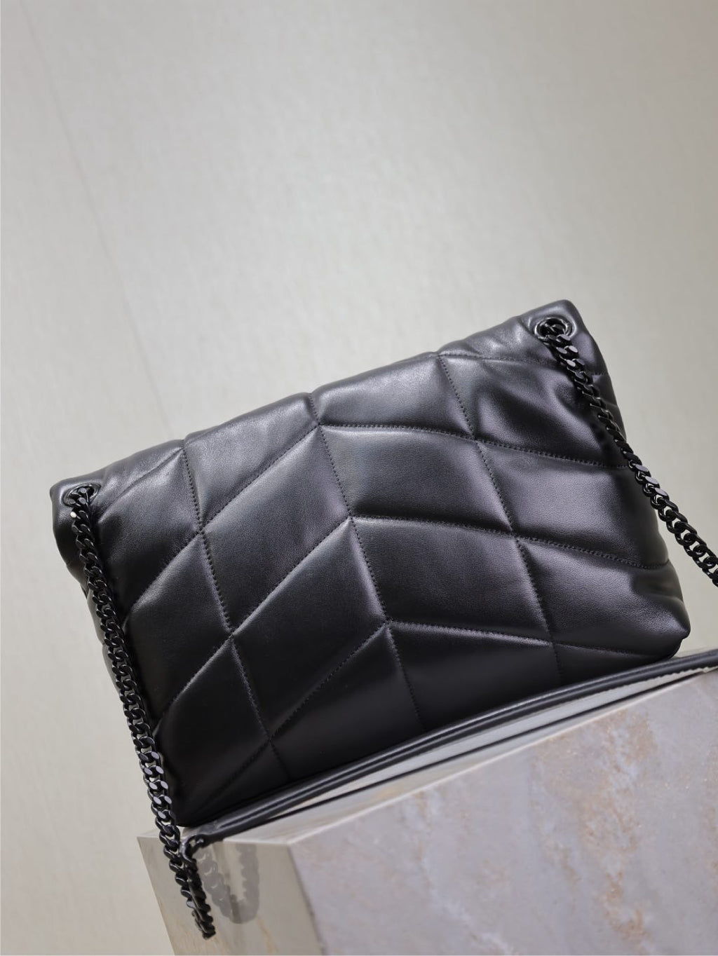 YSL 25S LOULOU PUFFER GM 35 IN BLACK CALFSKIN BLACK HARDWARE