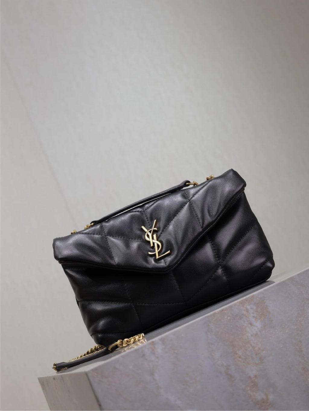 YSL 25S LOULOU PUFFER MINI 23 IN BLACK CALFSKIN GOLD HARDWARE