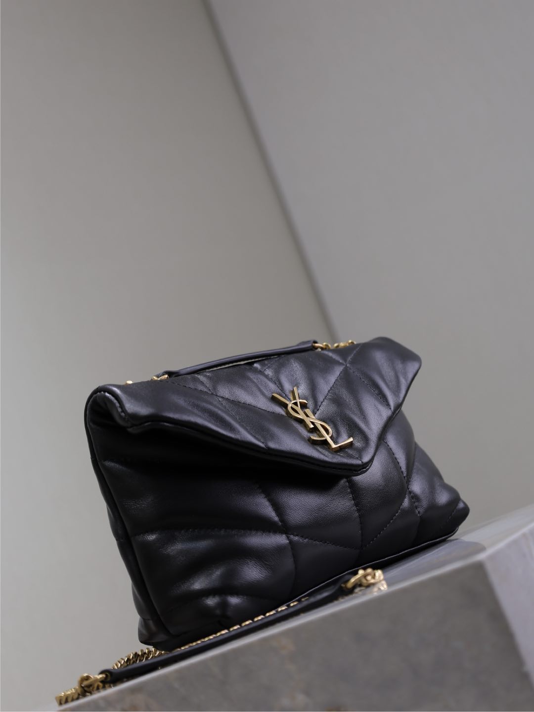 YSL 25S LOULOU PUFFER MINI 23 IN BLACK CALFSKIN GOLD HARDWRE