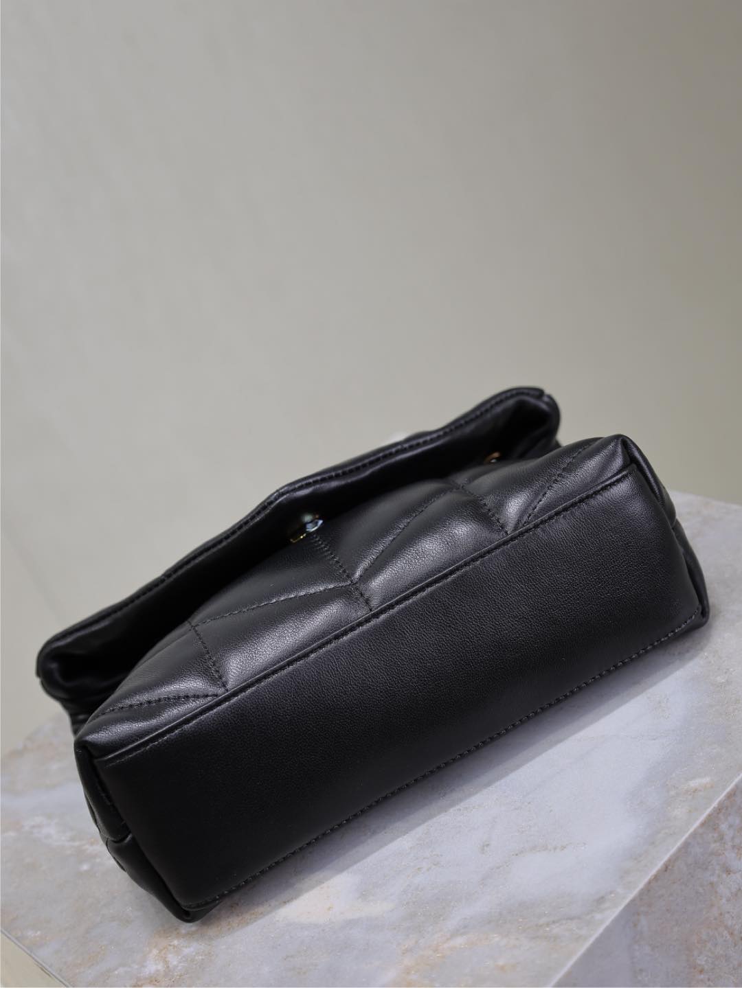 YSL 25S LOULOU PUFFER MINI 23 IN BLACK CALFSKIN GOLD HARDWRE