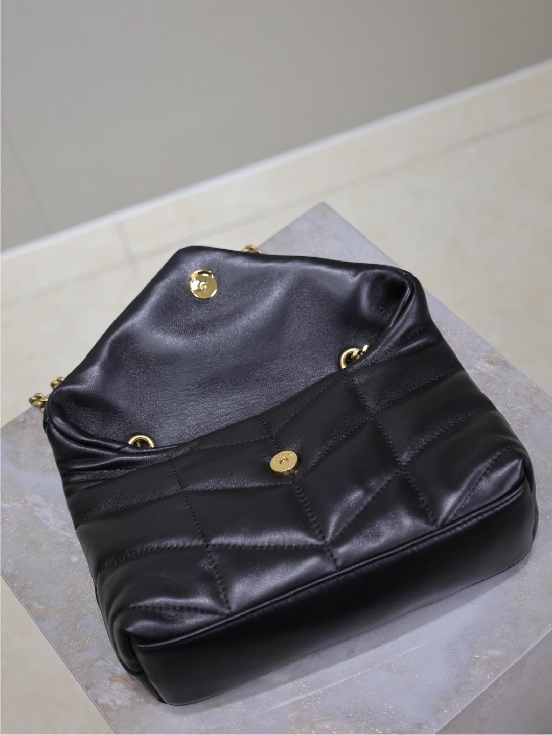 YSL 25S LOULOU PUFFER MINI 23 IN BLACK CALFSKIN GOLD HARDWRE