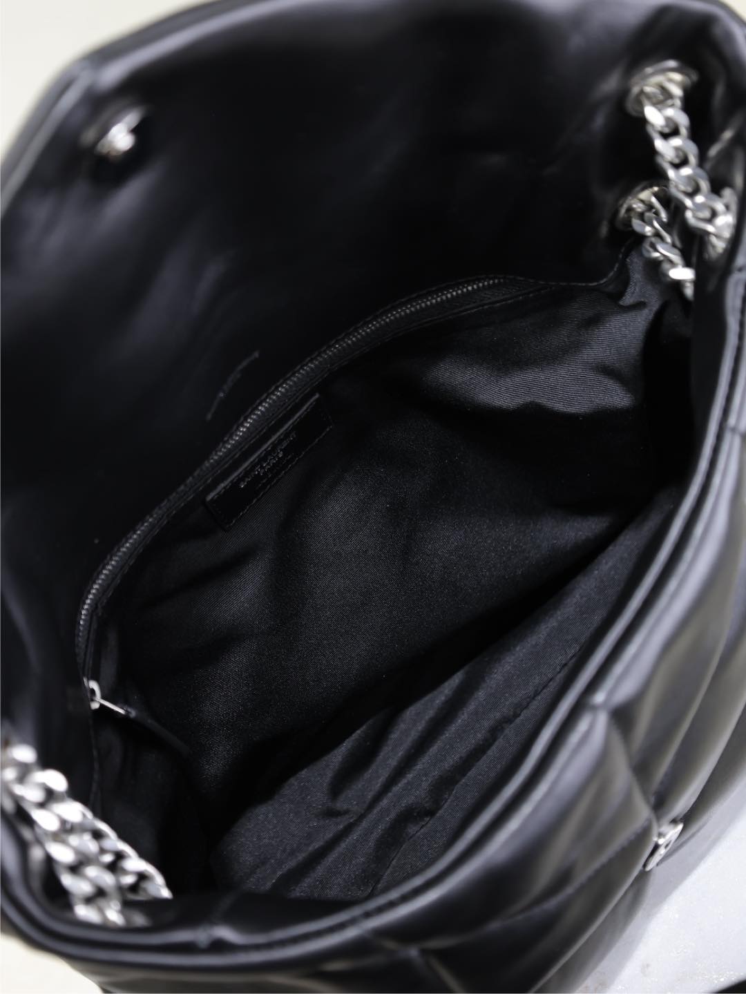 YSL 25S LOULOU PUFFER GM 35 IN BLACK CALFSKIN SILVER HARDWRE